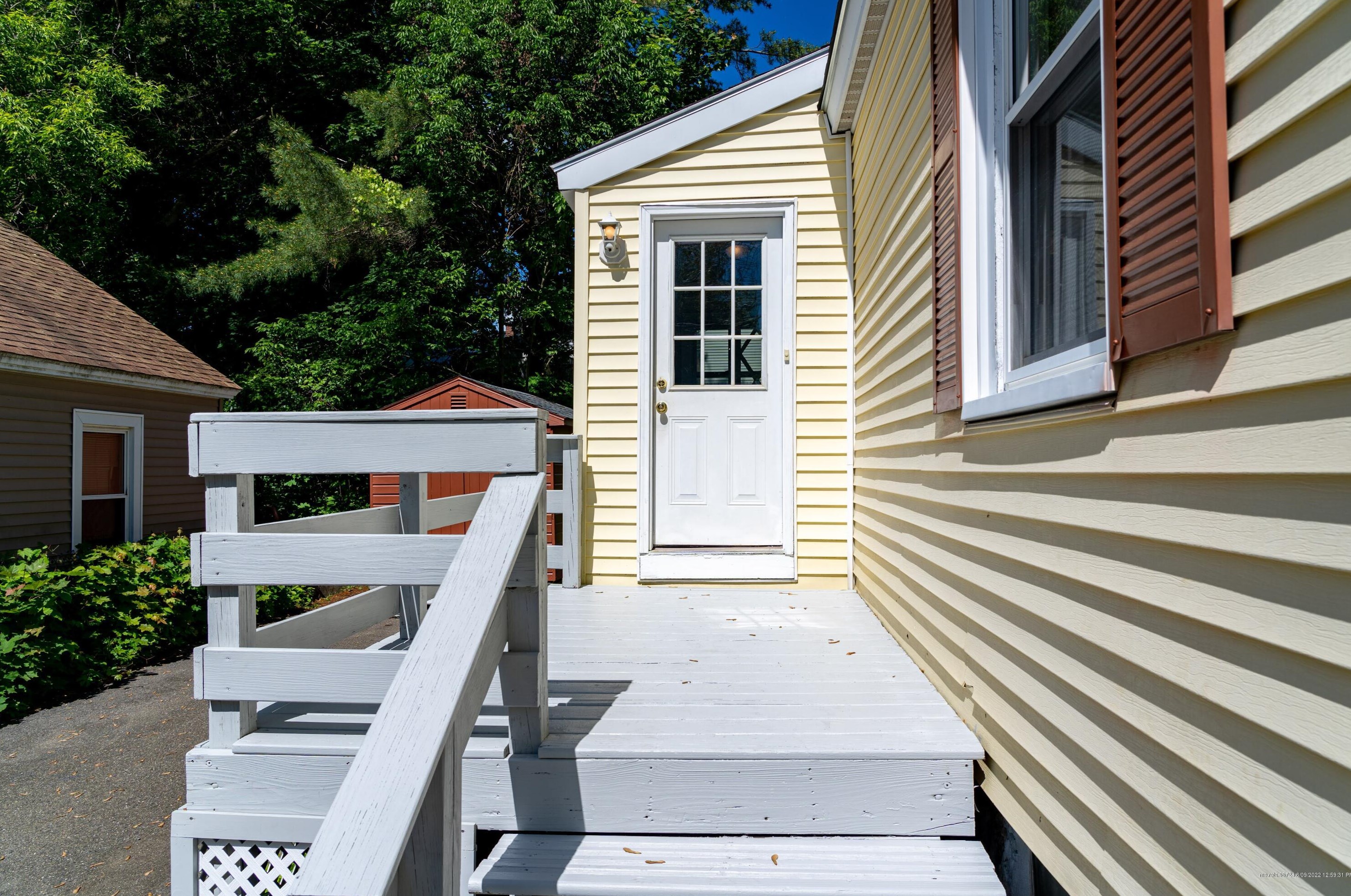 28 Hallowell St, Waterville, ME 04901