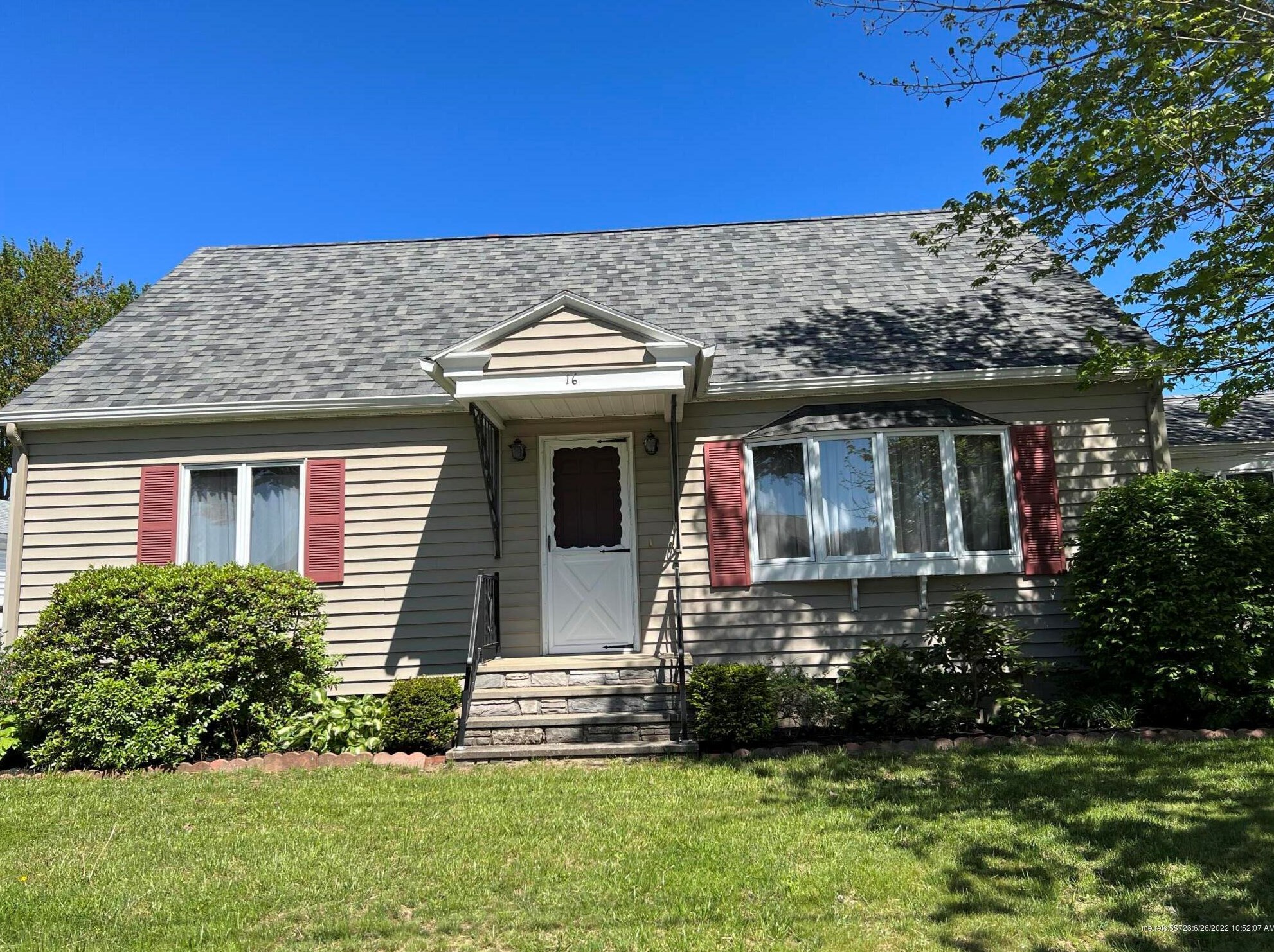 16 Deforge St, Lewiston, ME 04240