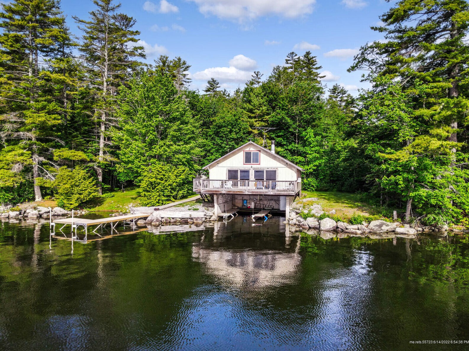 44 Cardinal Rd, Belgrade, ME 04917