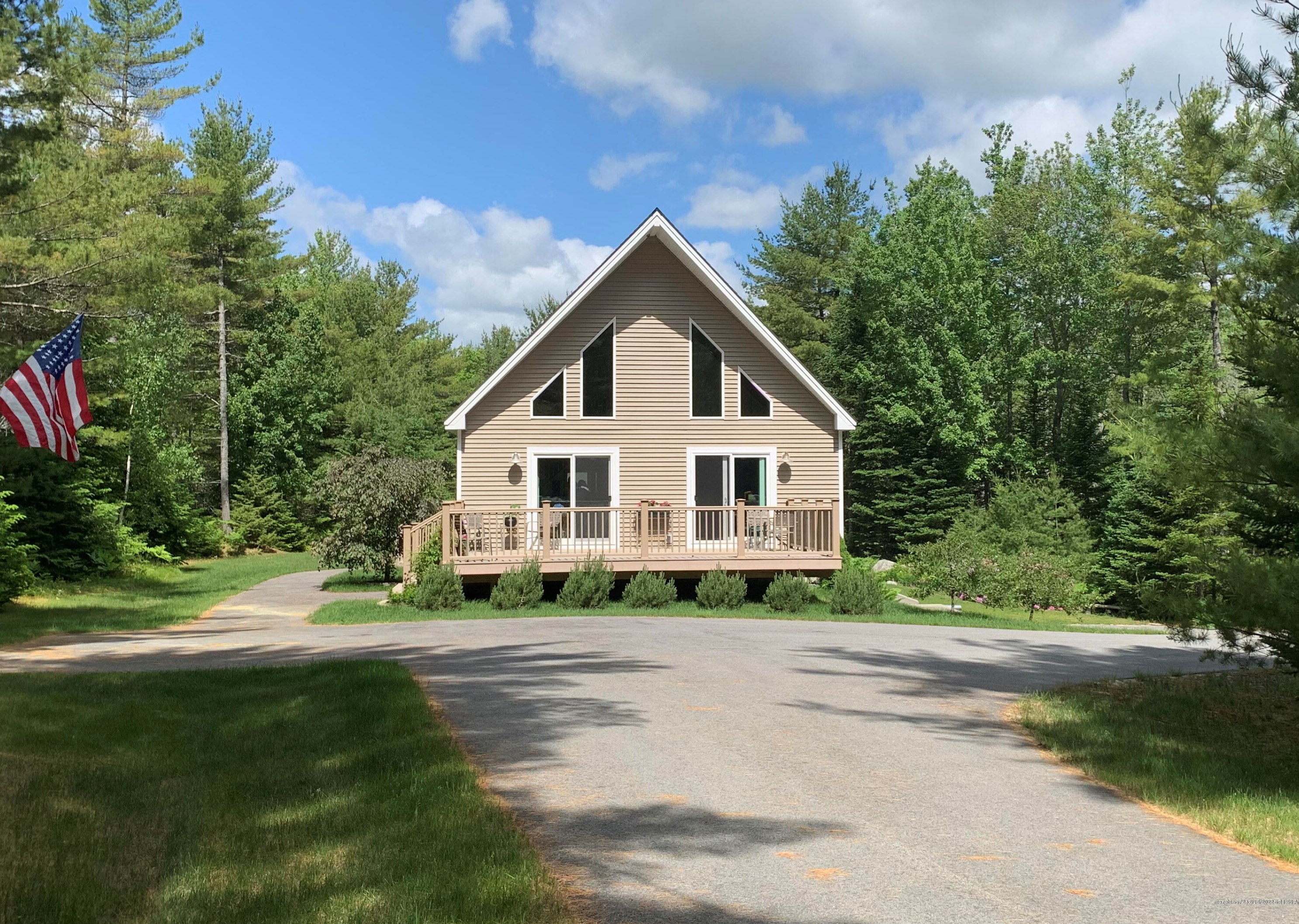 26 Tufts Ct, Surry, ME 04684
