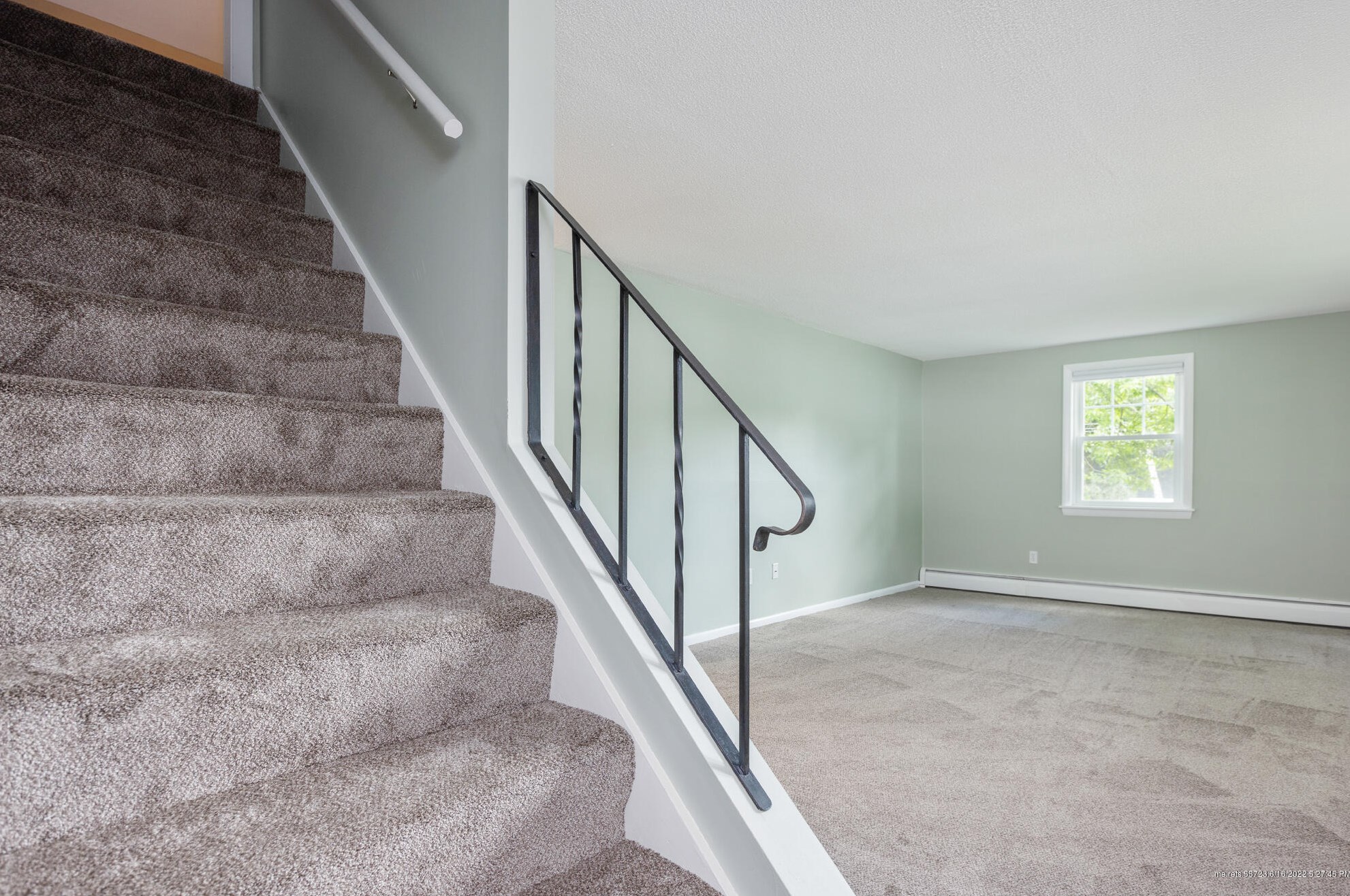 43 Constitution Dr, Westbrook ME  04092-4536 exterior