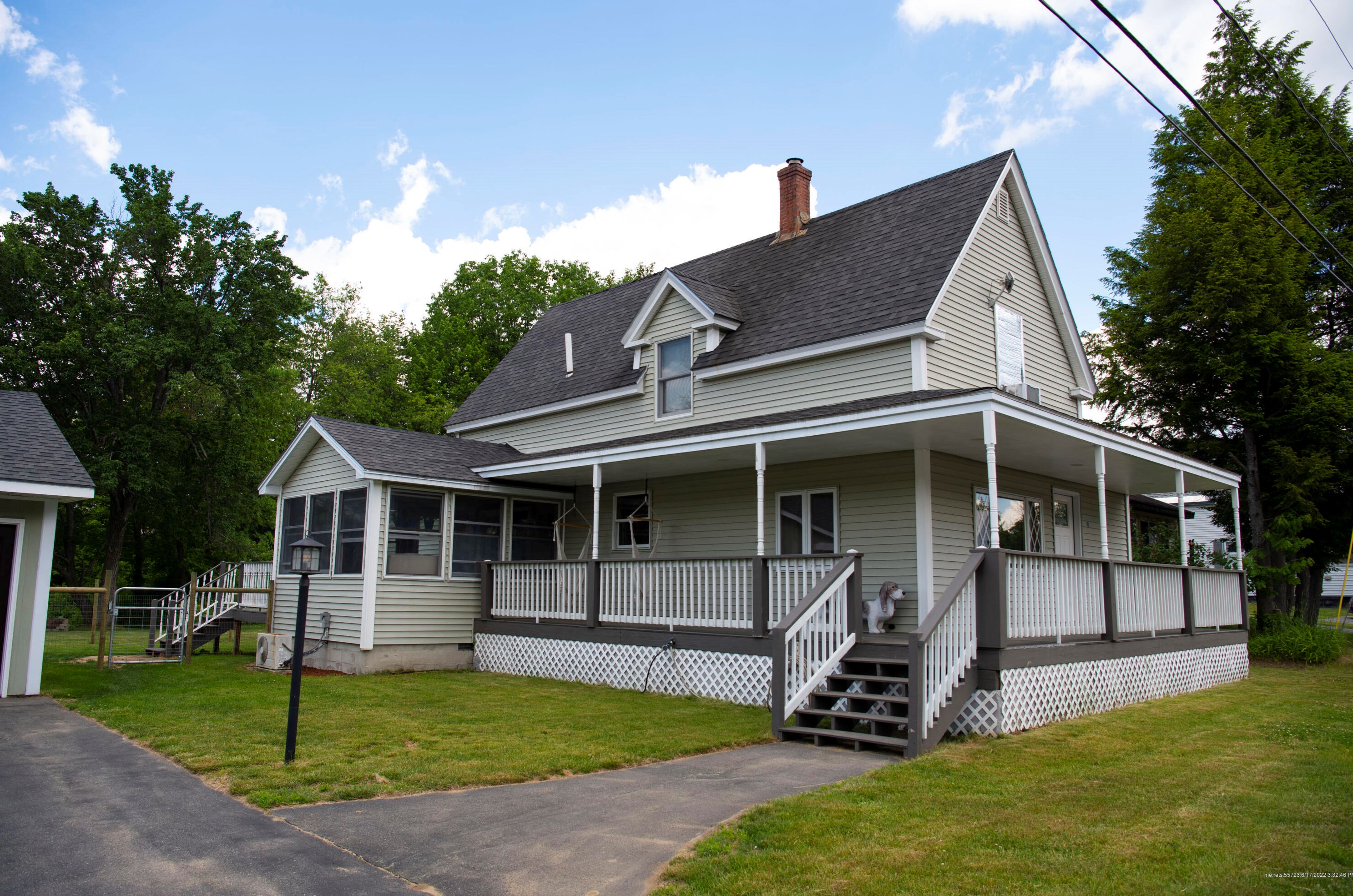 18 Holyoke Ave, Rumford, ME 04276