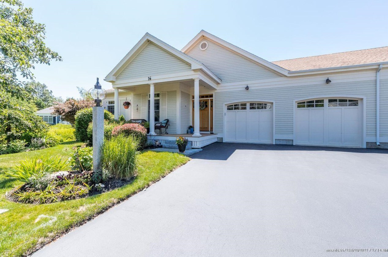 16 Farm Gate Rd, Falmouth, ME 04105 exterior