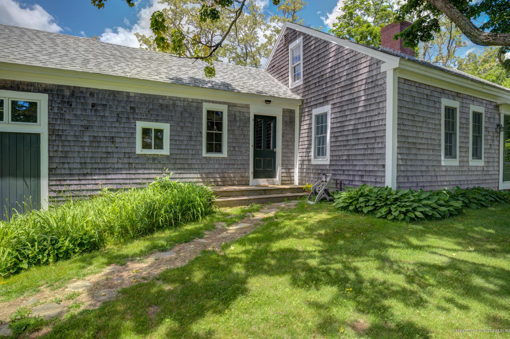 712 Lakeview Dr, China, ME 04358