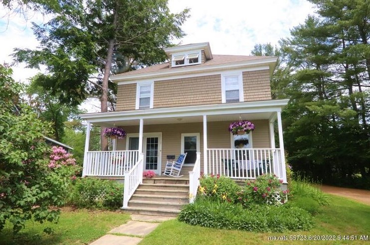 6 Grove St, Orono, ME 04473