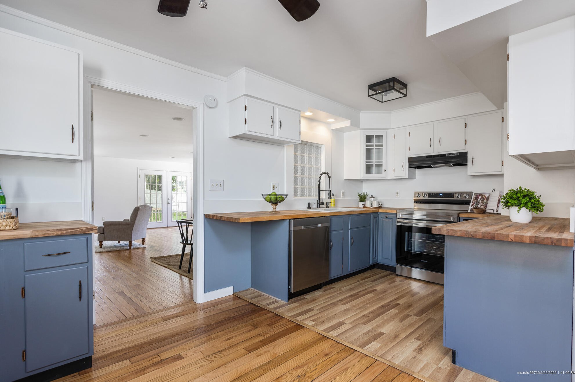 38 Longfellow Dr, Portland, ME 04107-2223