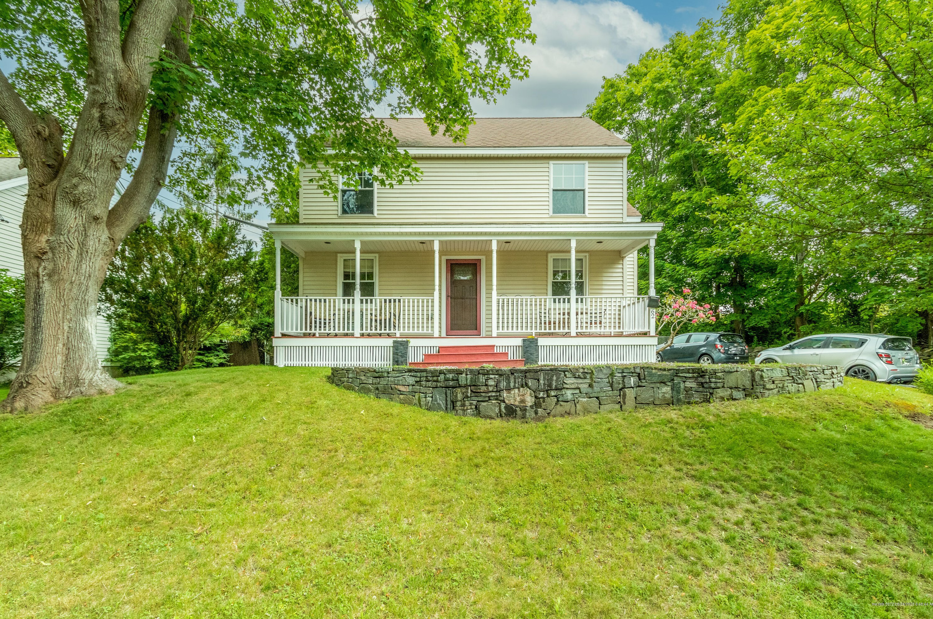 62 Longfellow Dr, Portland, ME 04107-2231