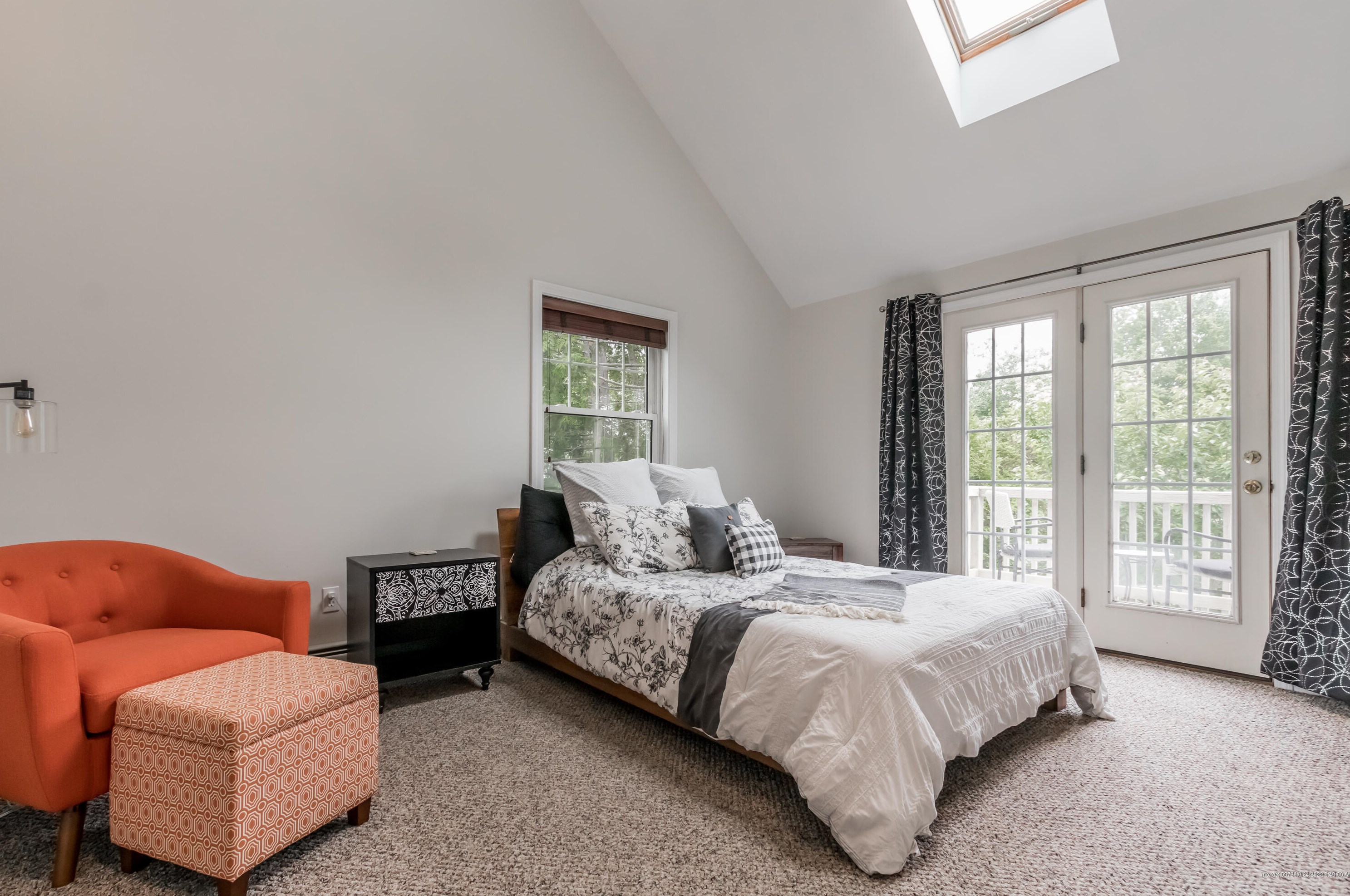 62 Longfellow Dr, Portland ME 04107-2231 exterior