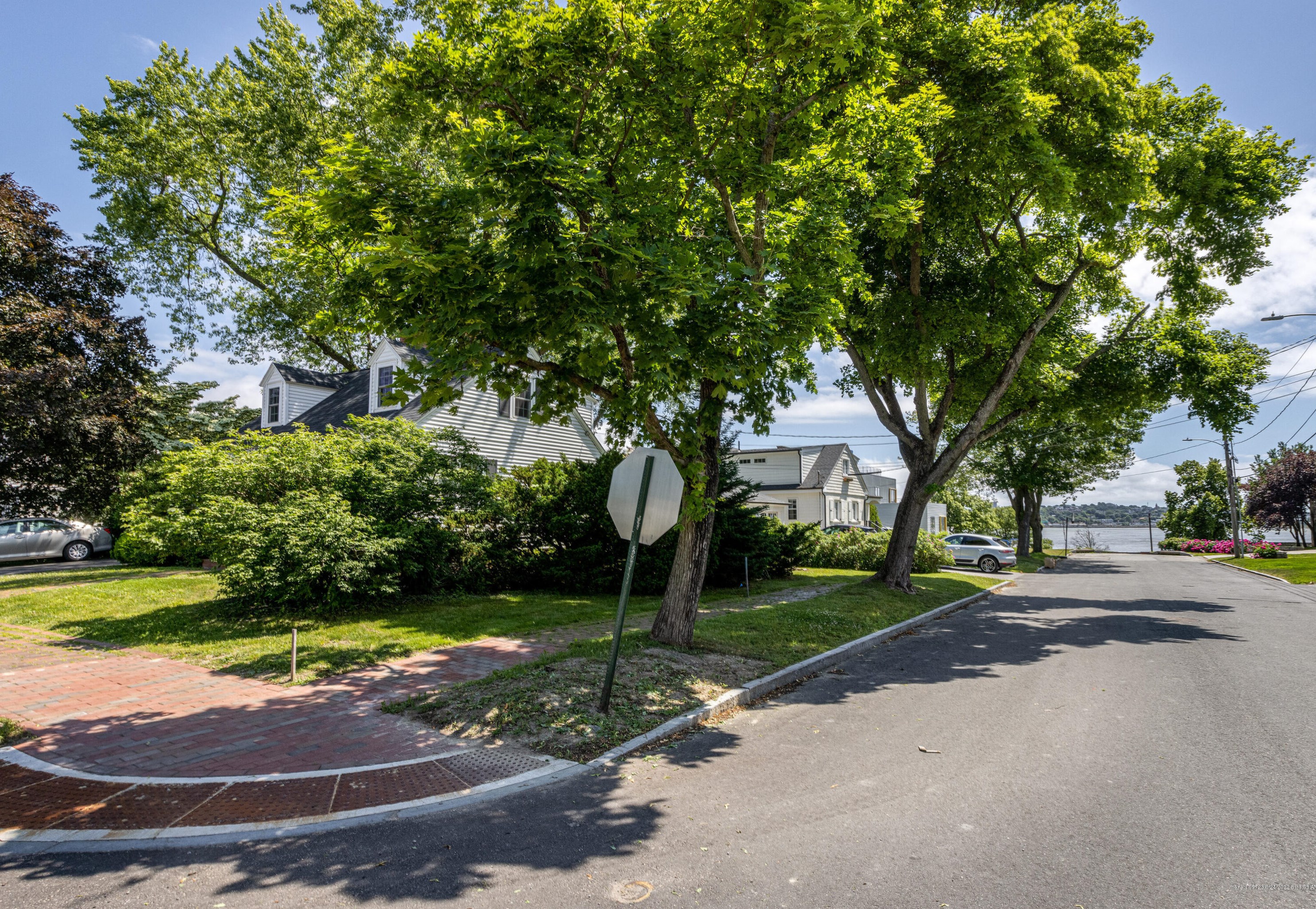 209 Clifton St, Portland, ME 04103