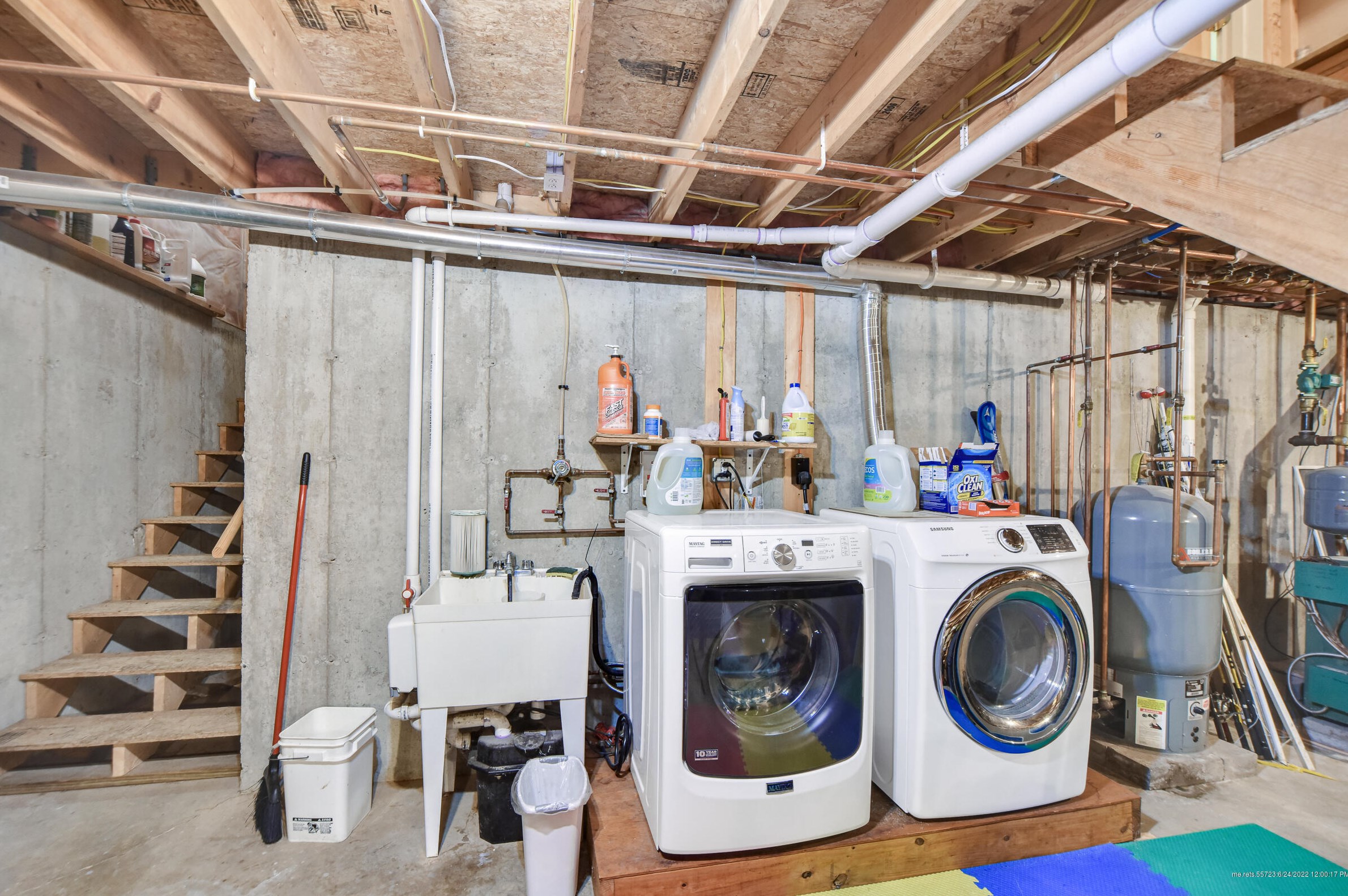 2 Falling Pines Ln, Readfield ME  04355-3588 exterior