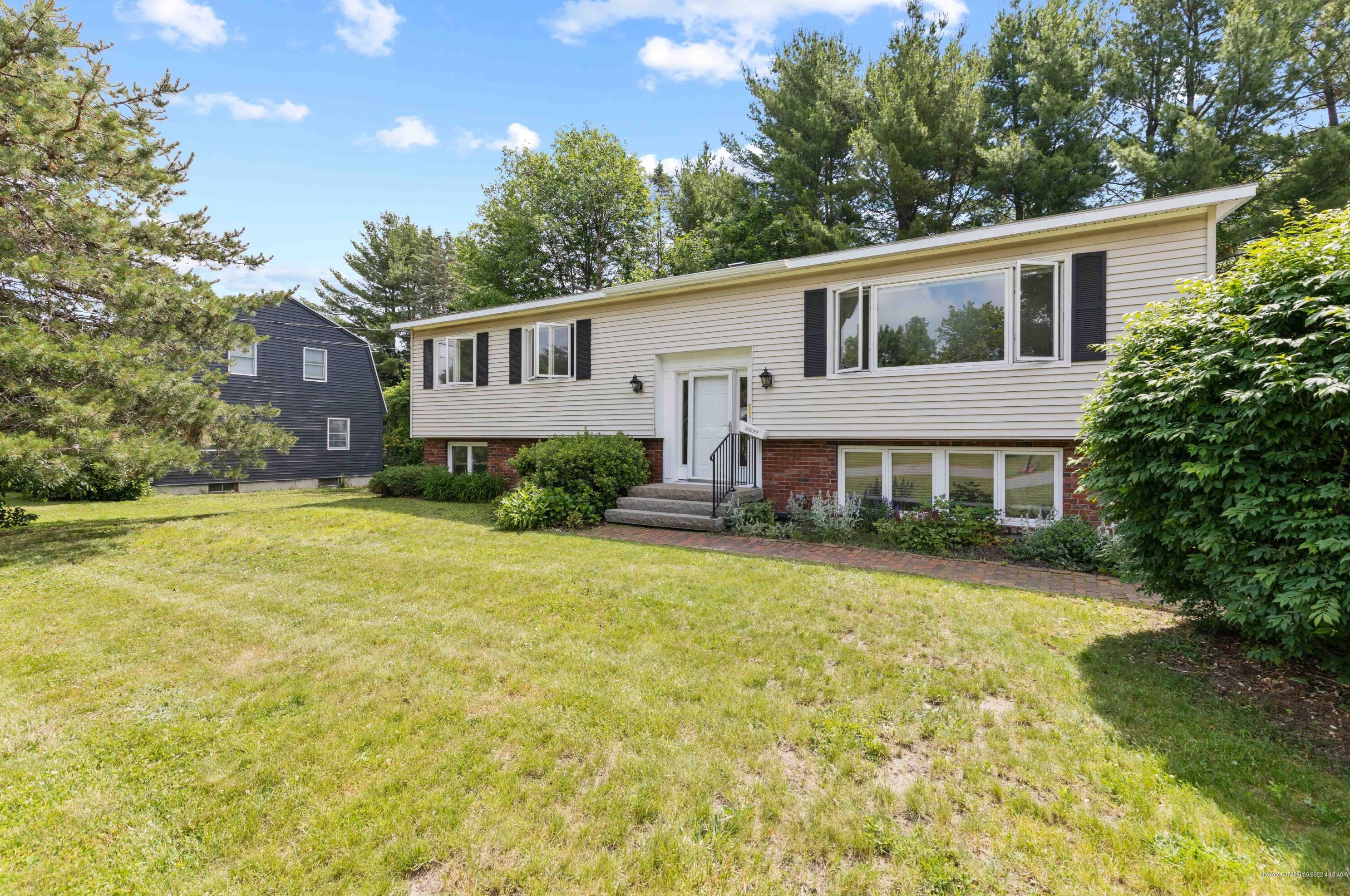 11 Caron St, Portland, ME 04103