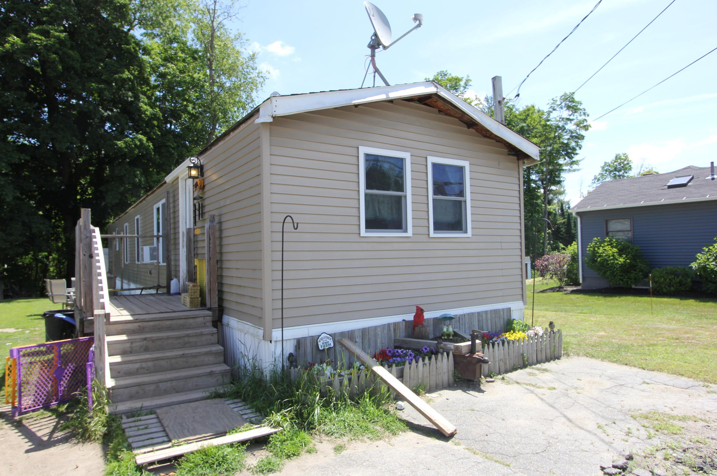 382 Lisbon St, Lisbon, ME 04250
