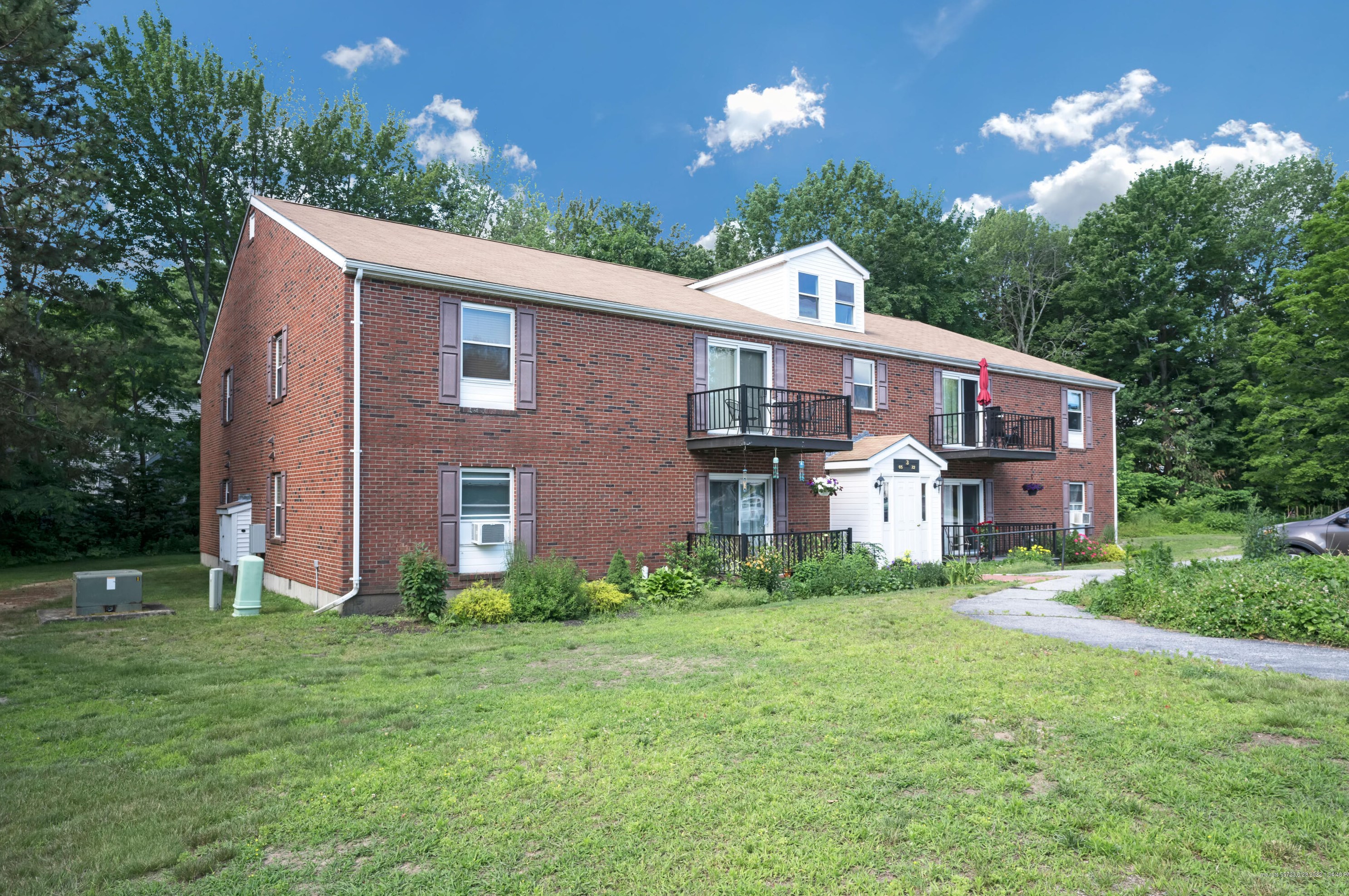 3 Academy Pl #70, Saco, ME 04072