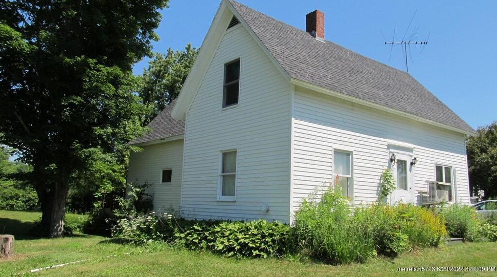 63 Exeter Rd, Corinth, ME 04427