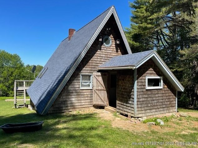 1314 Hostile Valley Rd, Palermo, ME 04354