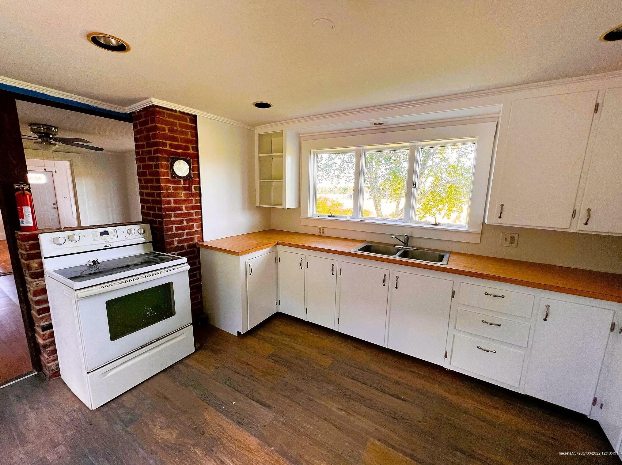 2266 Winslows Mills Rd, Waldoboro, ME 04572