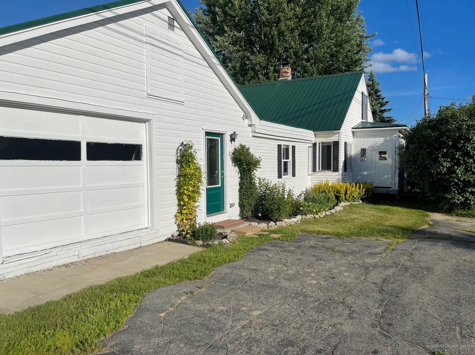 30 Maple St, Corinna, ME 04928