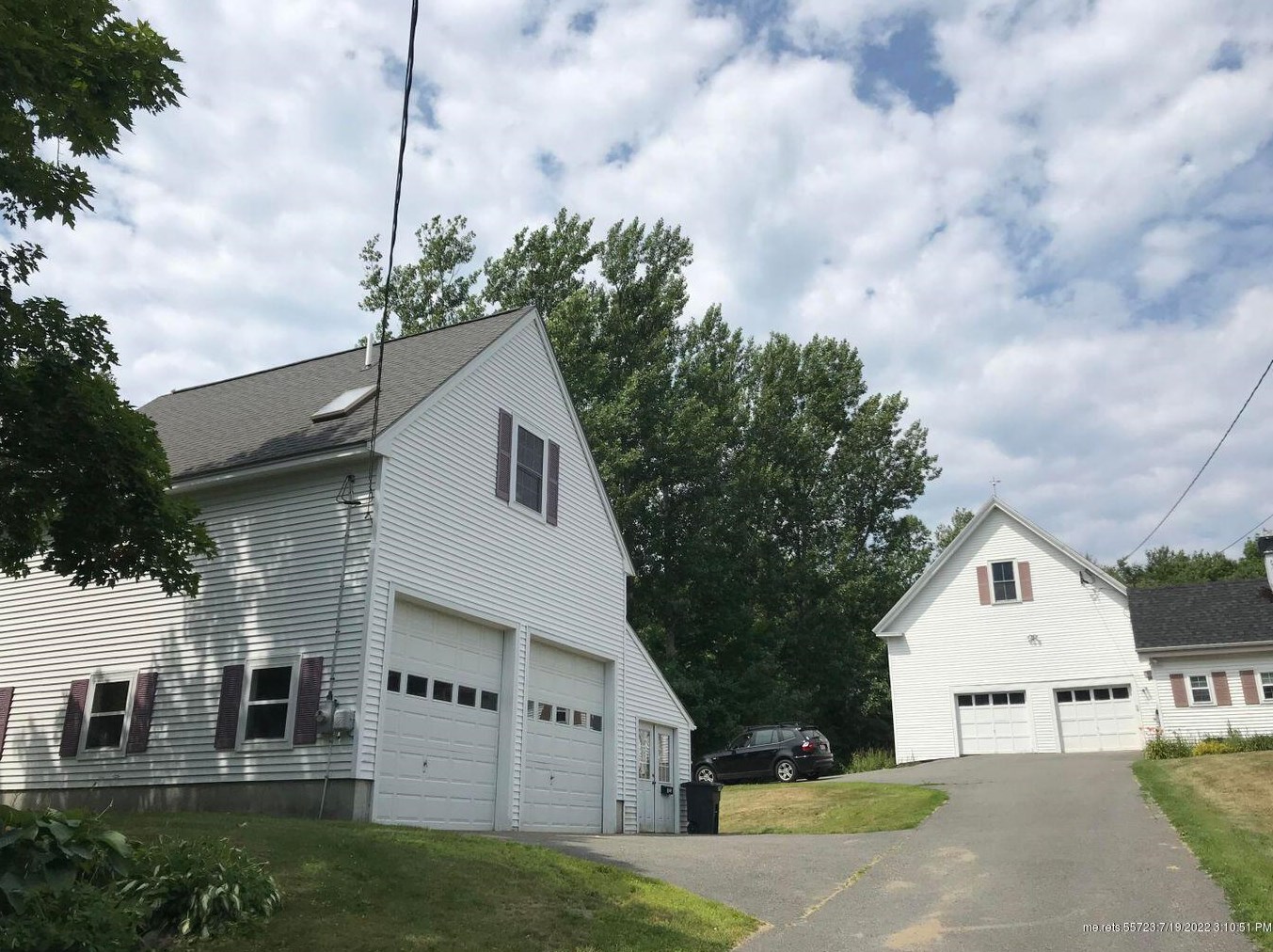 39 Greenville St, Hallowell, ME 04347