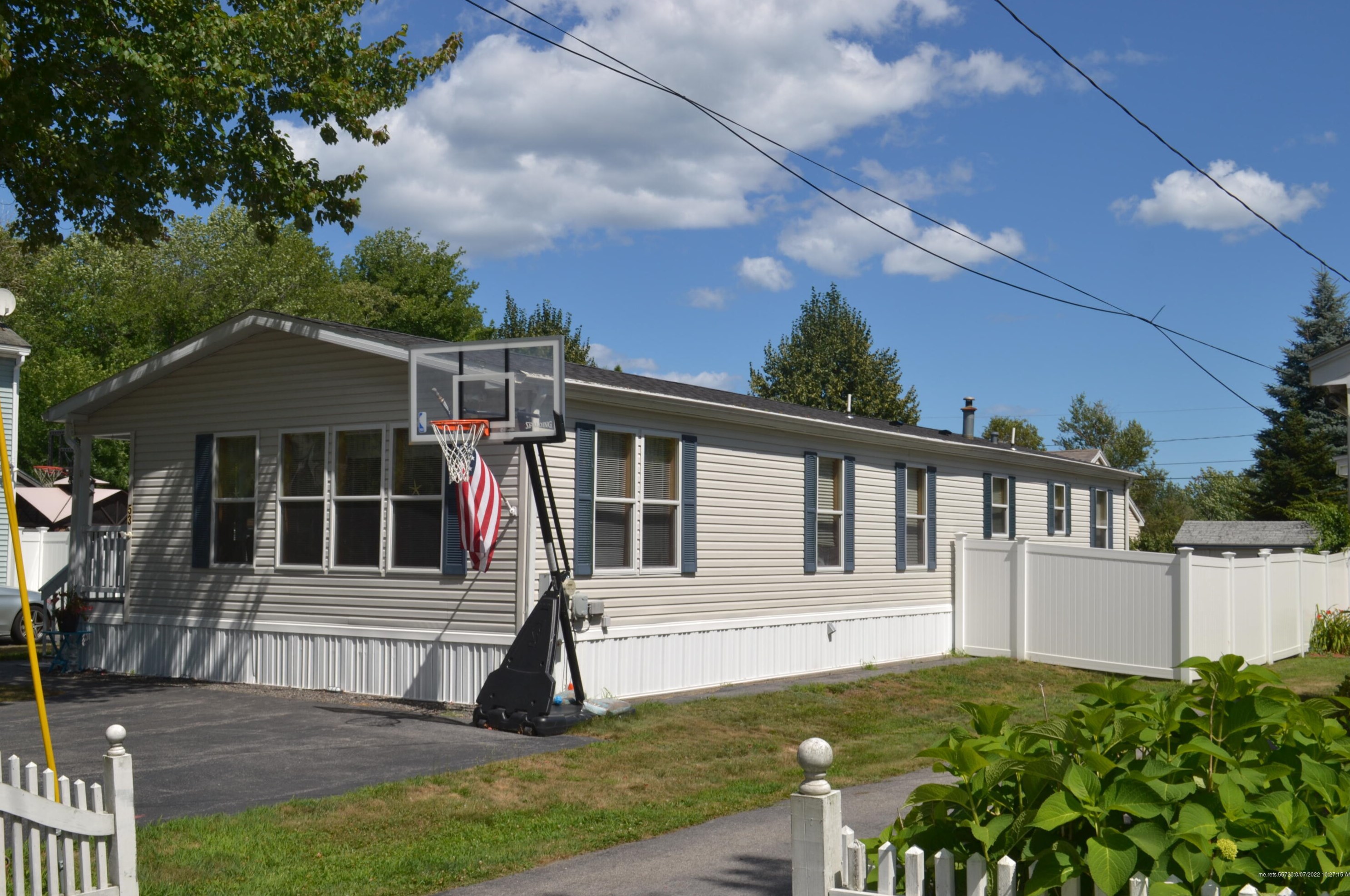 53 Batchelder Ln, Wells, ME 04090