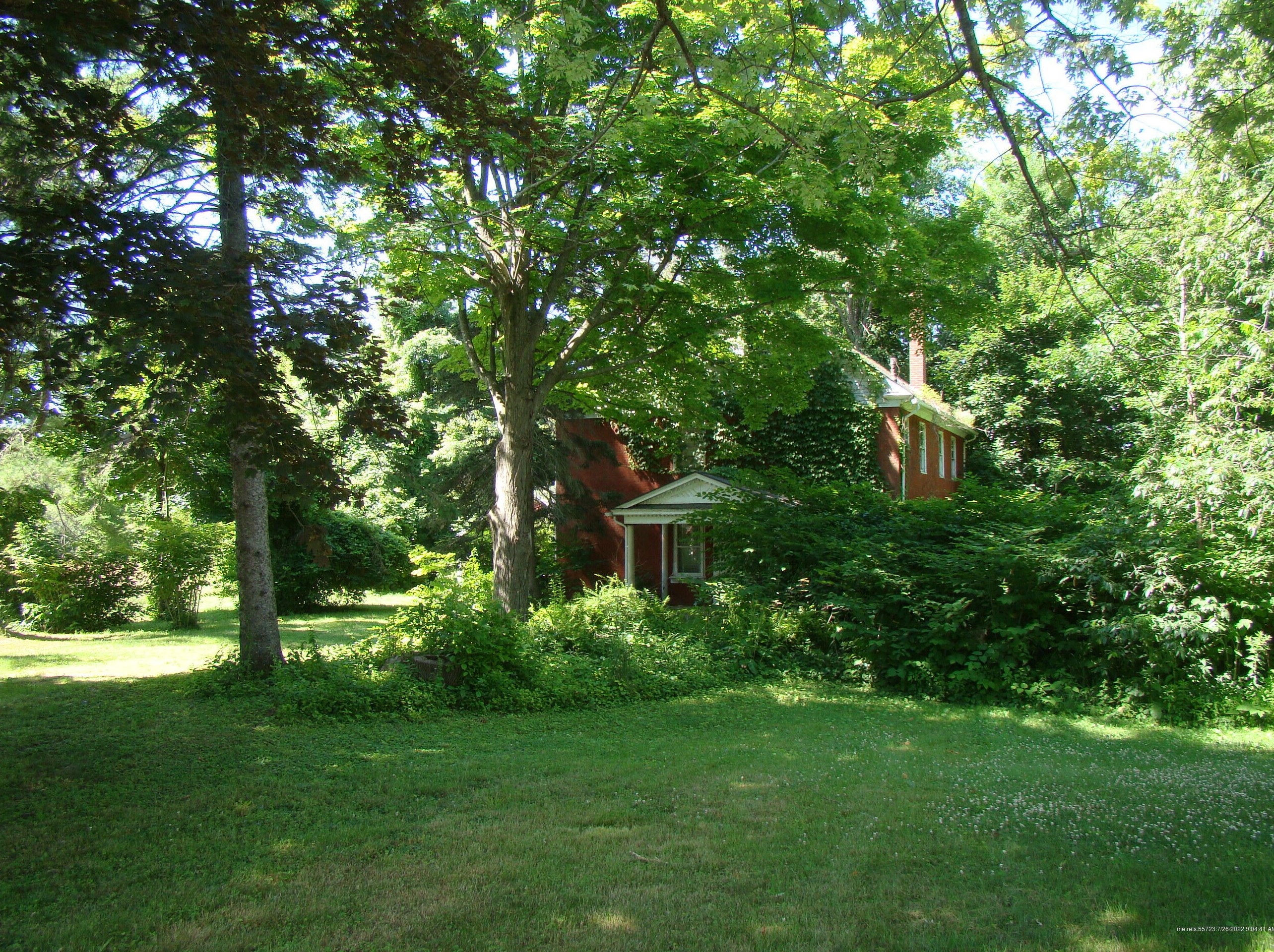 37 Loring Ave, Auburn, ME 04210 exterior