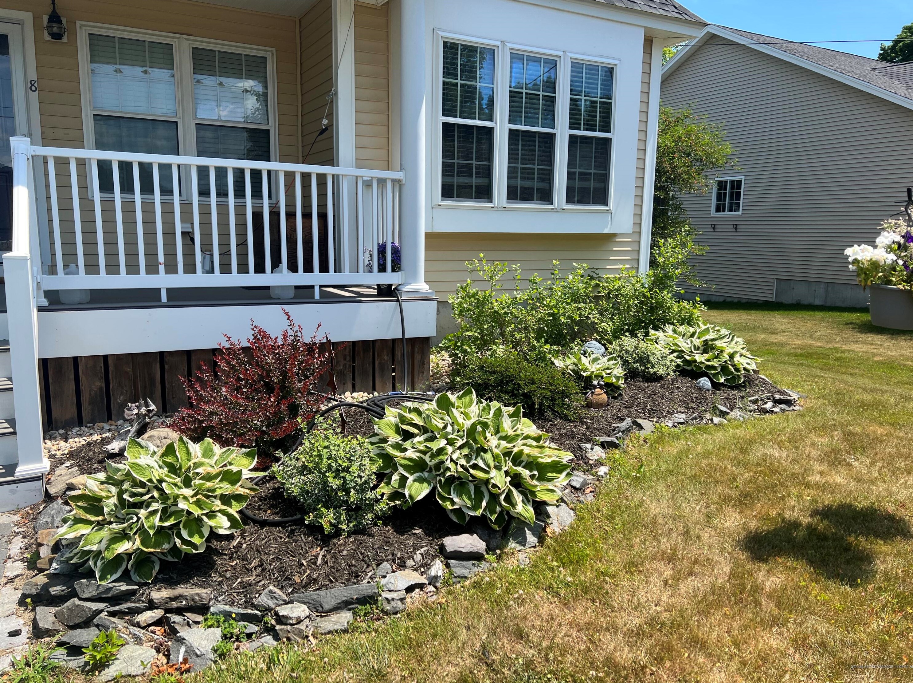 8 Fairfield Rd, Scarborough, ME 04074-8797