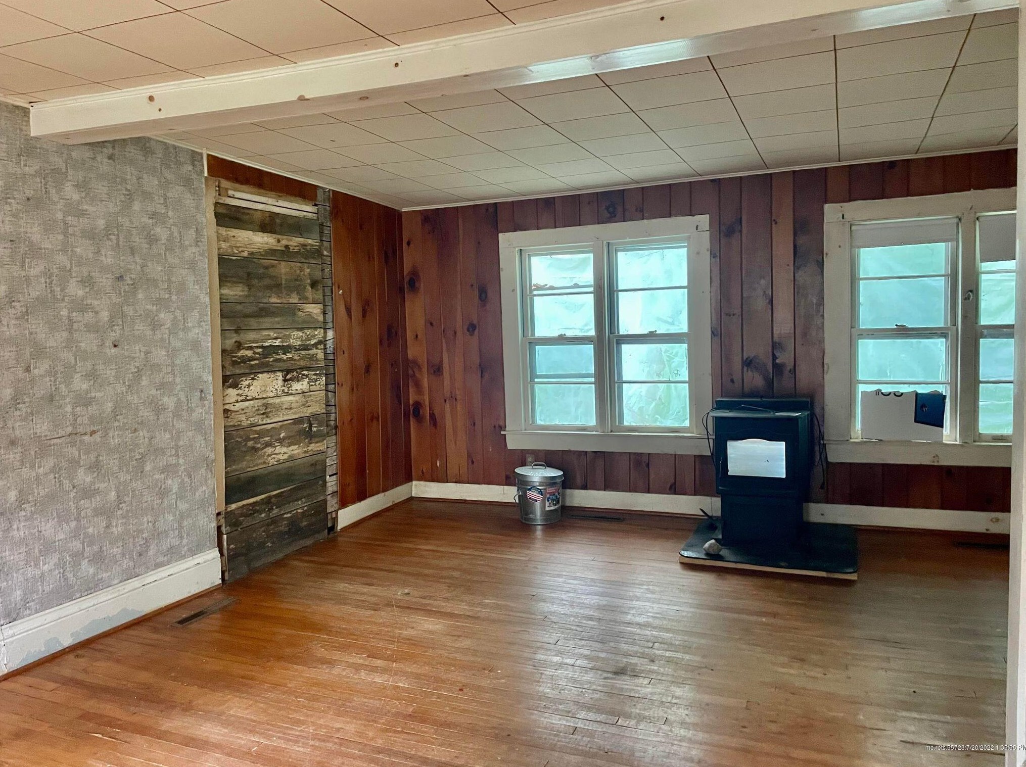 29 Main St, Wayne, ME 04284