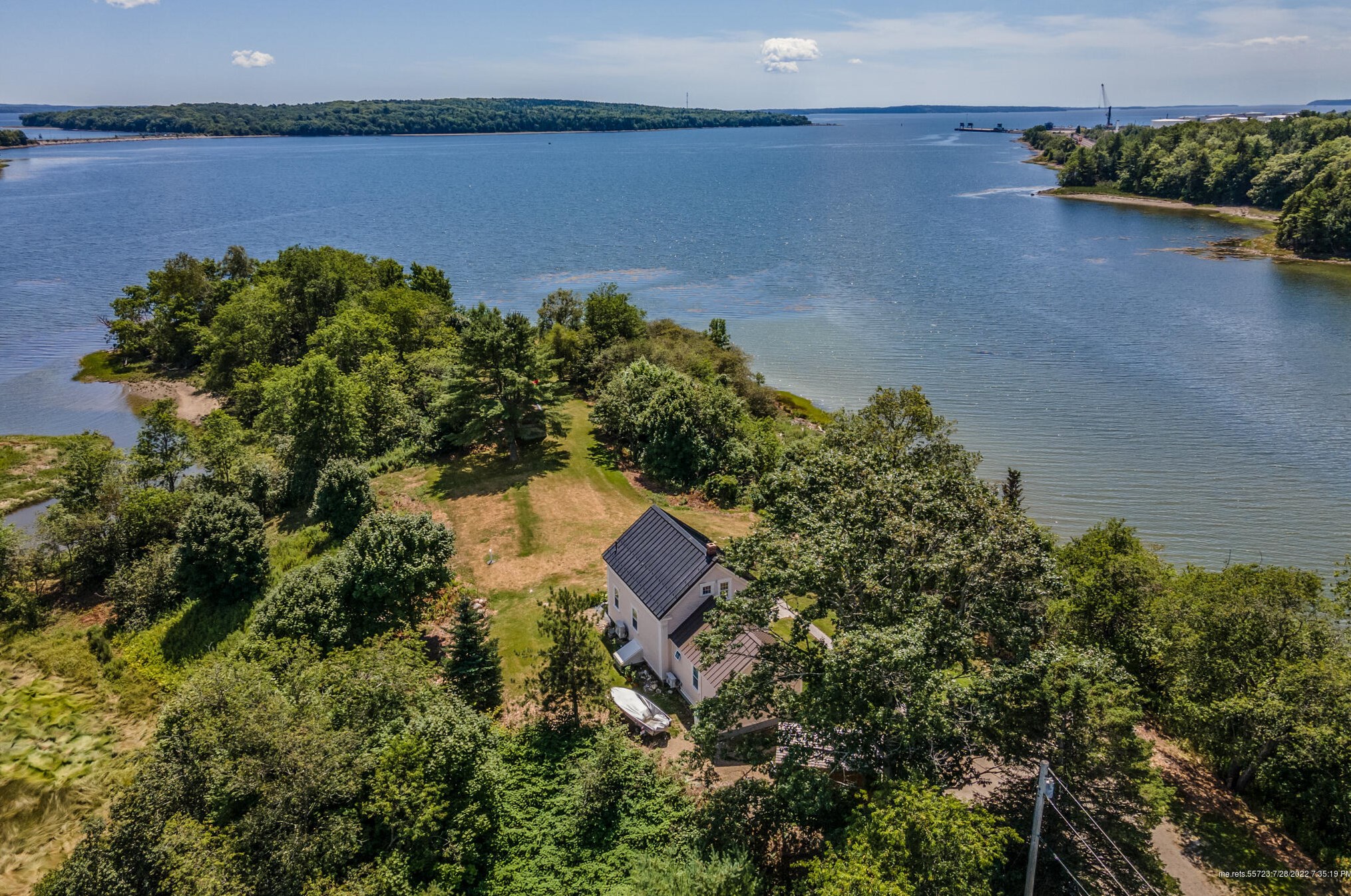 245 E Main St, Searsport, ME 04974
