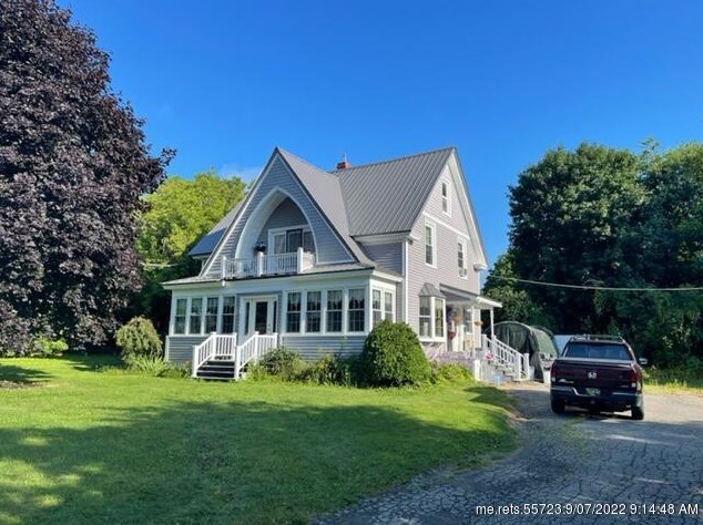 2 Chandler Ct, Houlton, ME 04730