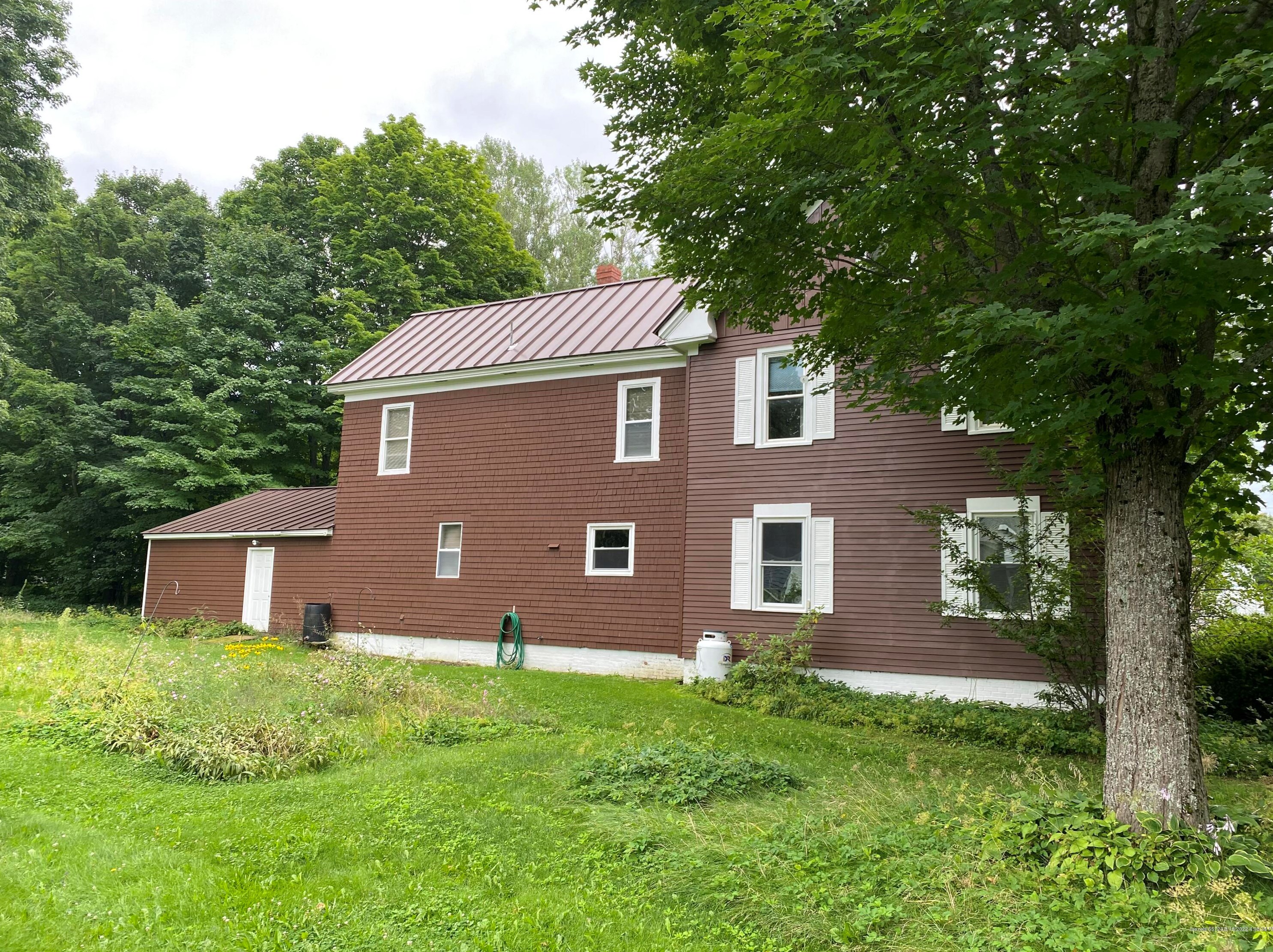 7 Winter St, Houlton ME  04730-2108 exterior