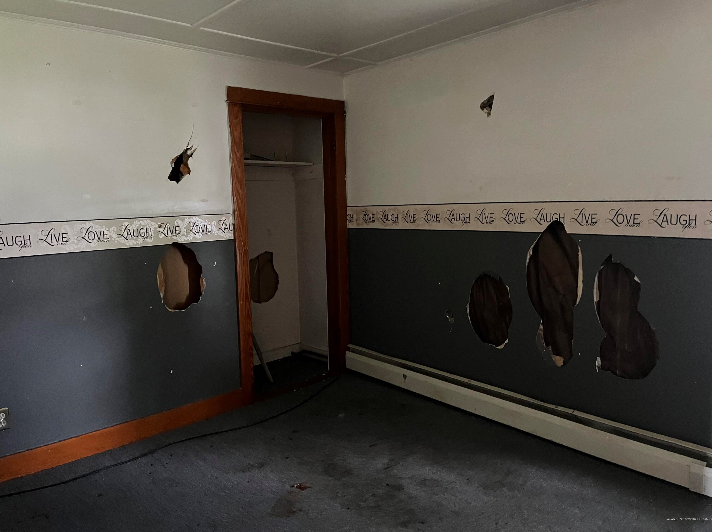 11 Pleasant St, Fairfield ME 04937-1511 exterior