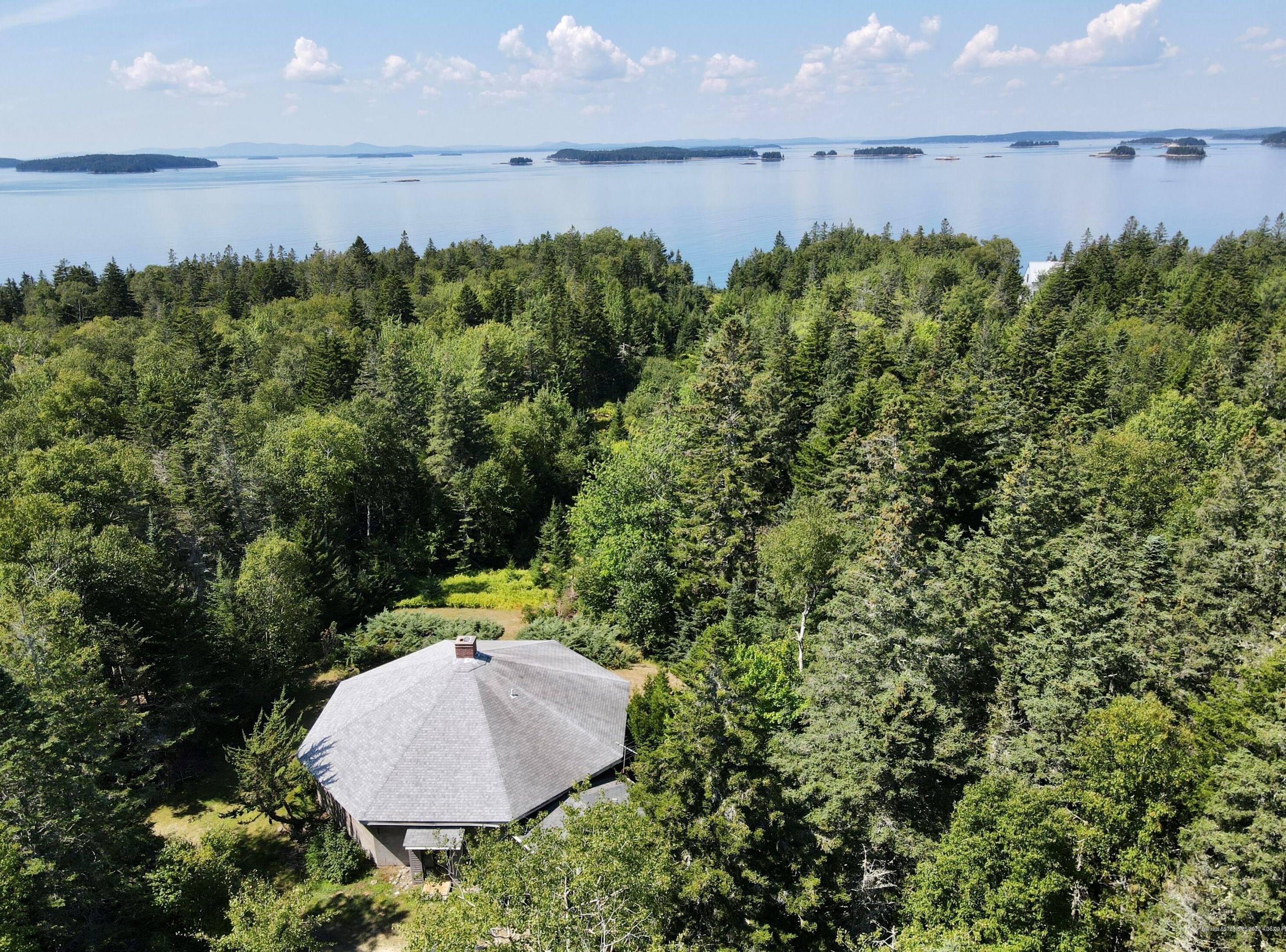 73 Pearl Dr, Deer Isle, ME 04627