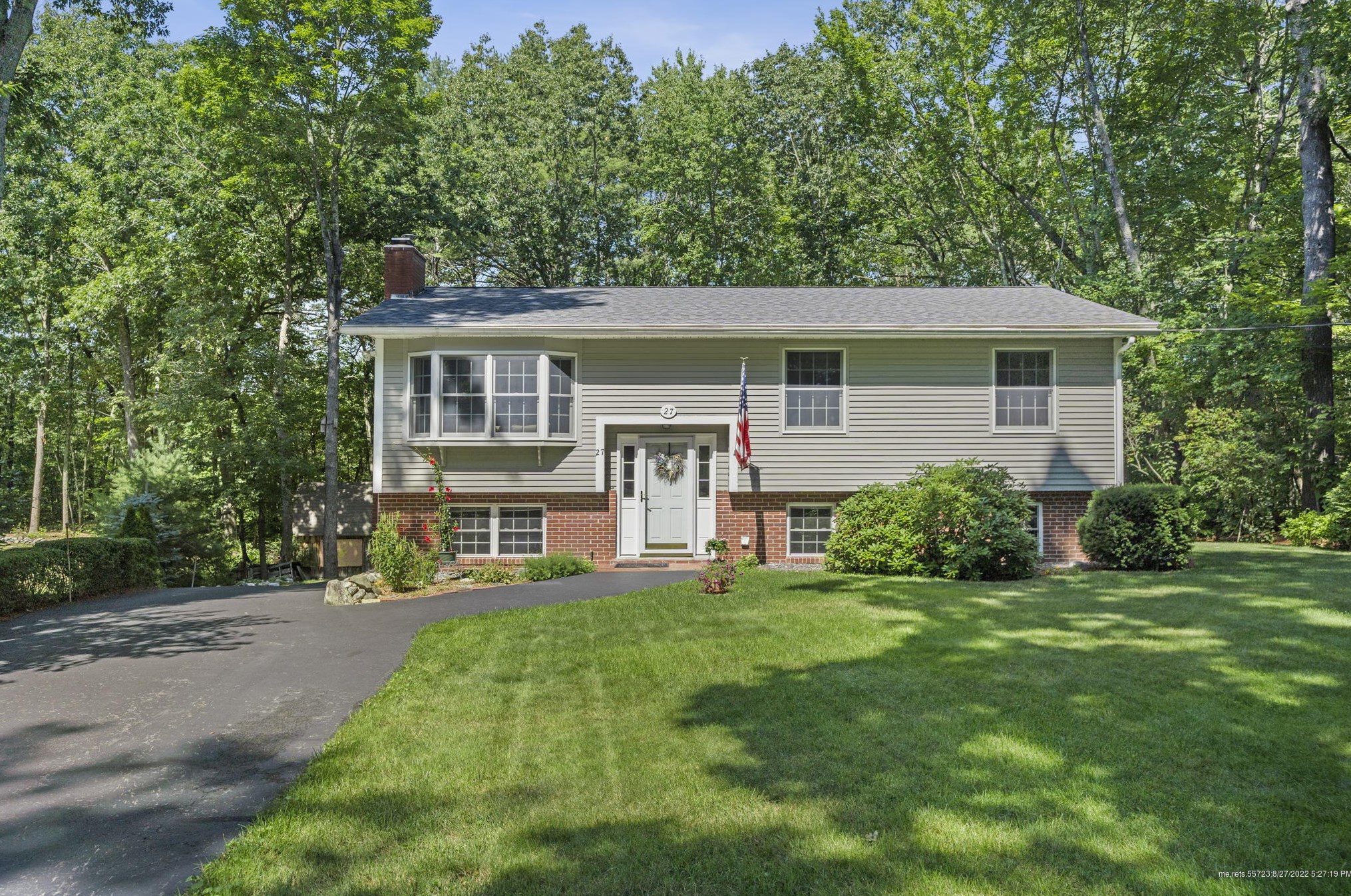 27 Collinwood Cir, Windham, ME 04062-5158