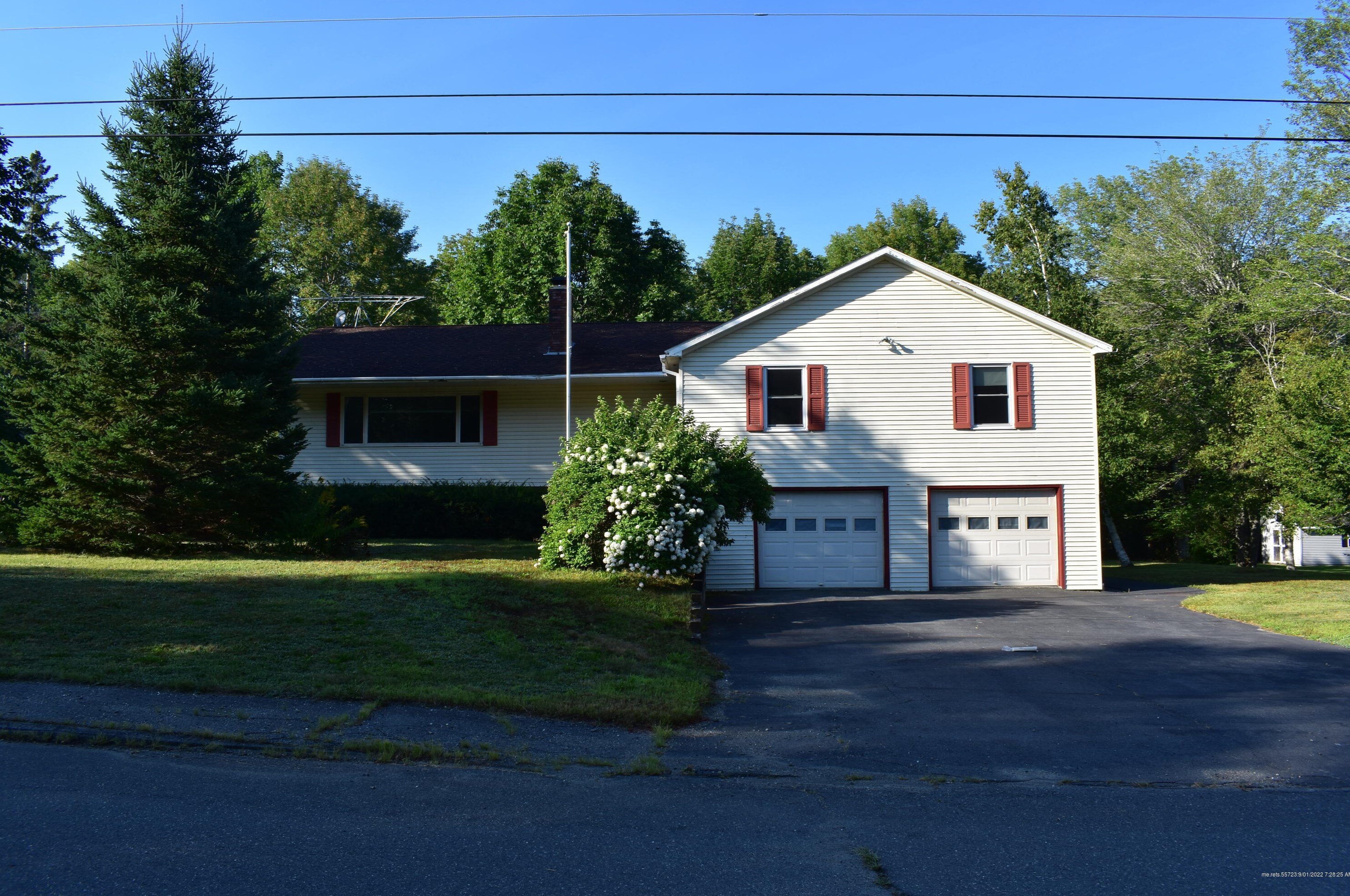 41 Acadia St, Ripley, ME 04930