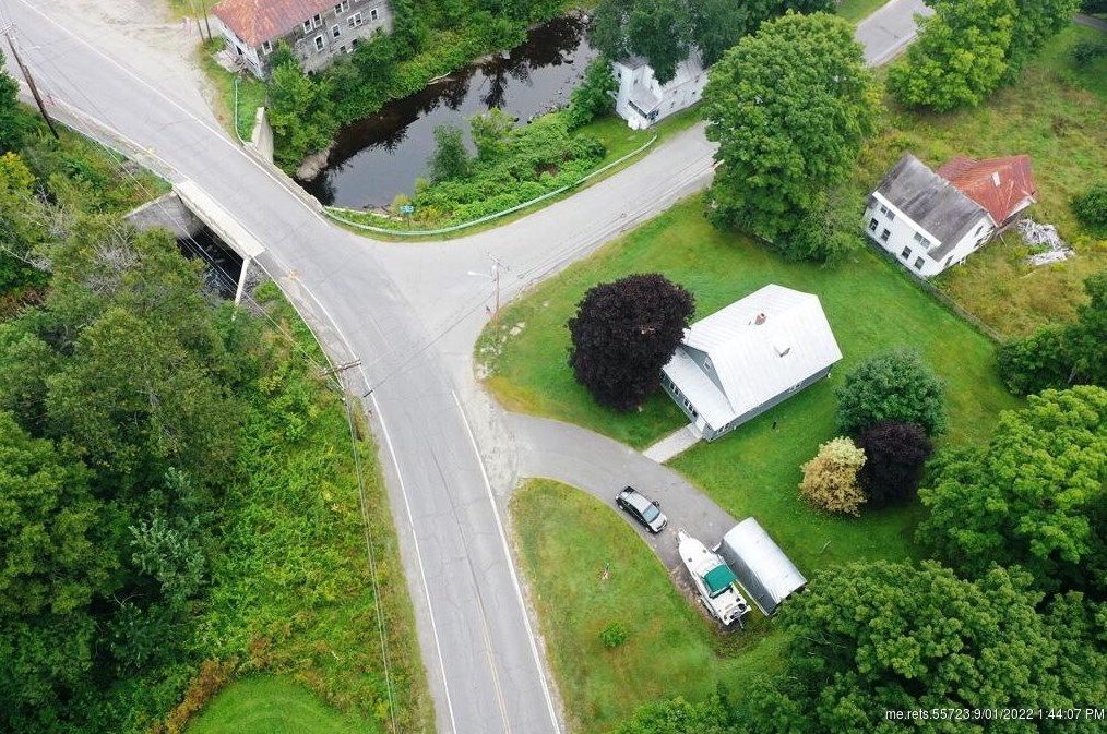 3 High St, Mayfield Township, ME 04942-7241