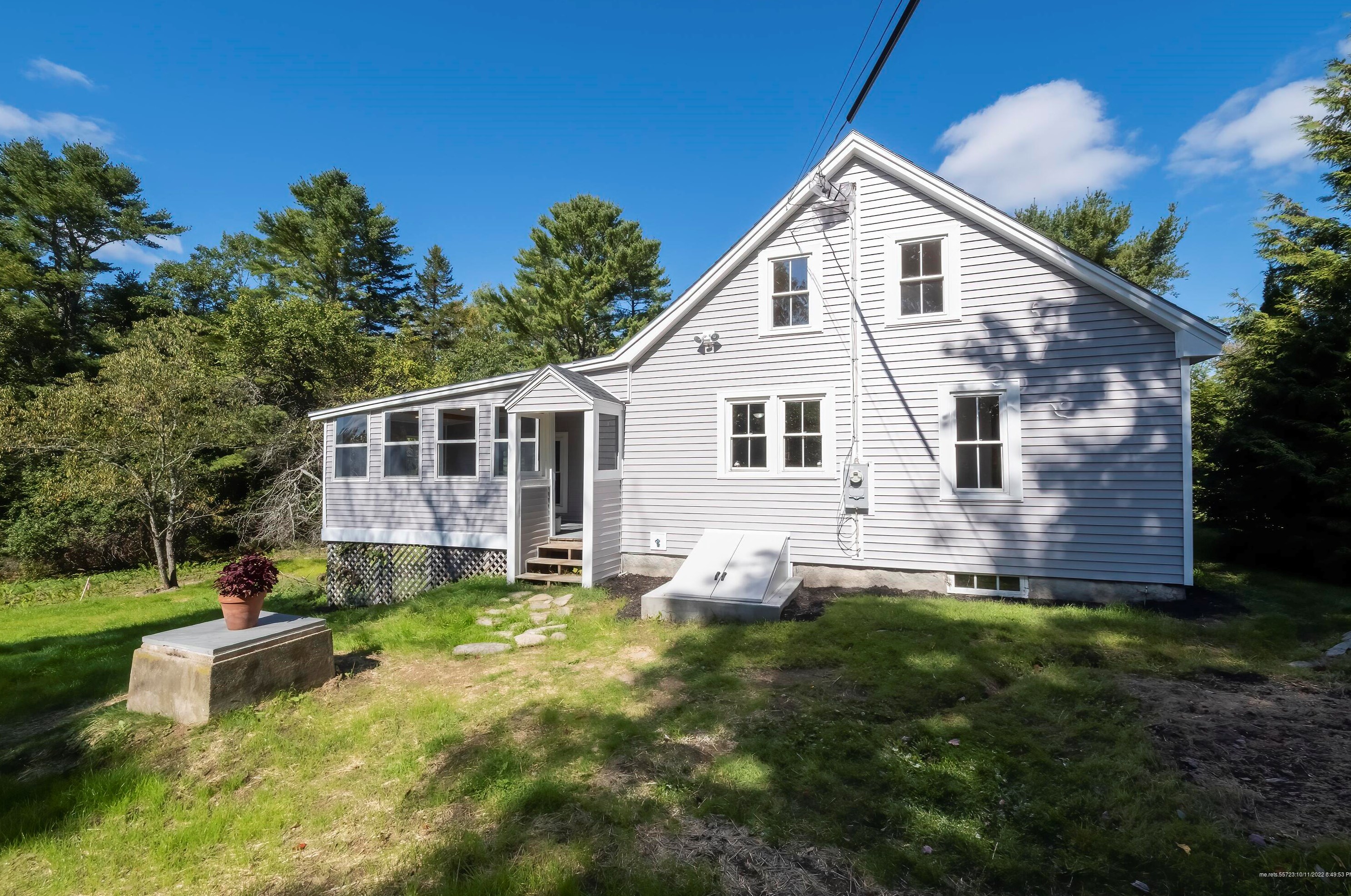 86 Washington Rd, Waldoboro, ME 04572