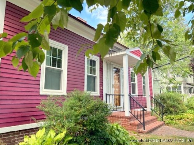 22 Pleasant St, Waterville, ME 04901