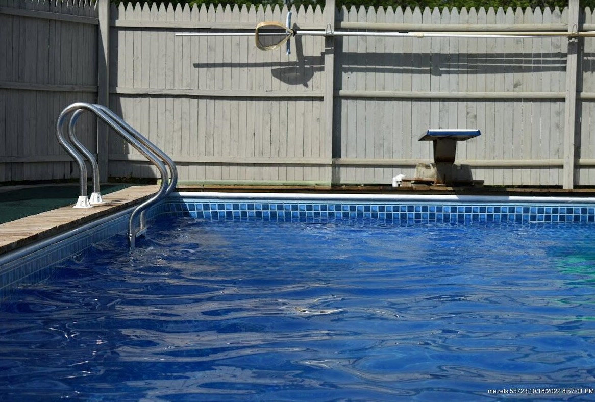 11 Robert St, Waterville ME  04901-7238 exterior