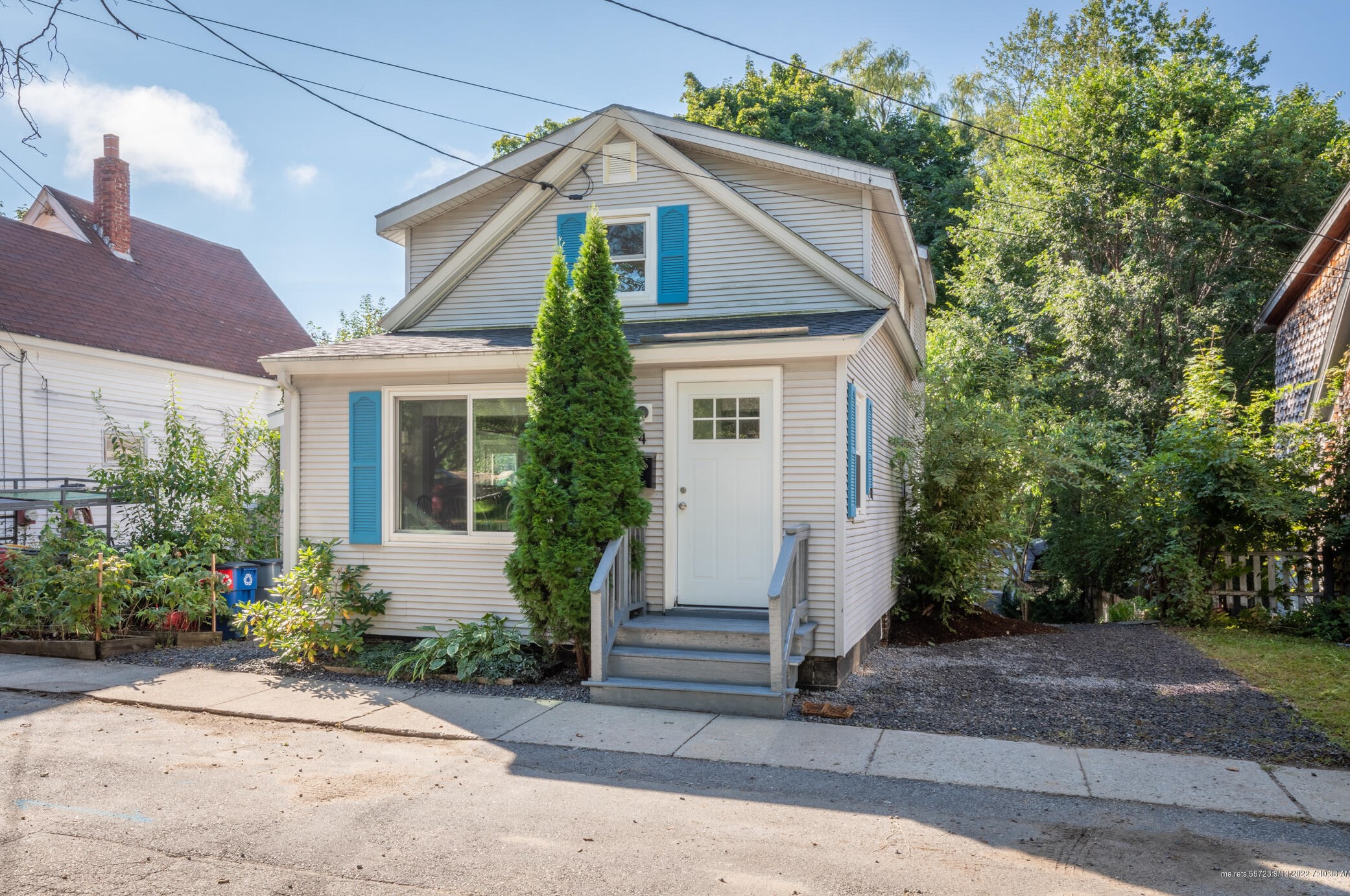 4 Berwick Ct, Sanford, ME 04073-3865