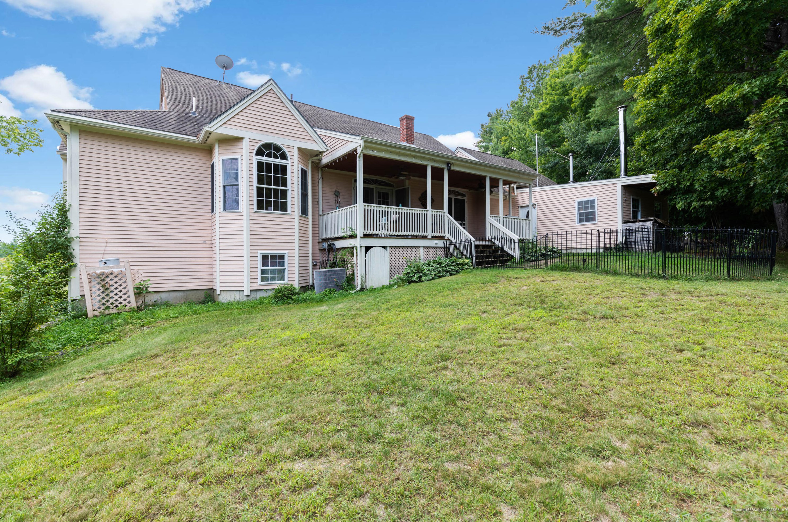 7 Carol Dr, Windham ME 04062-3325 exterior