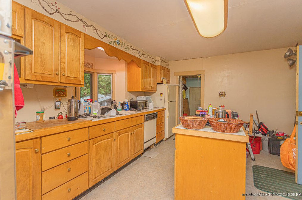 43 Town House Rd, Vienna, ME 04360