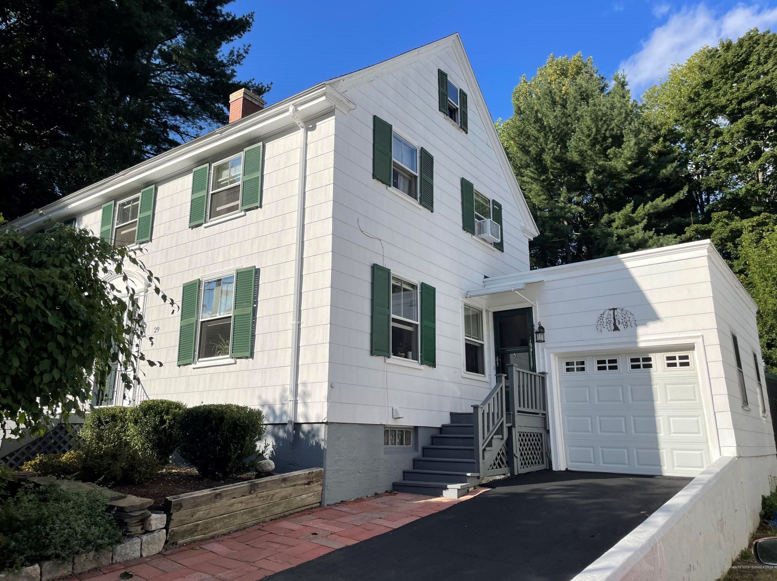 29 Hayward St, Bangor, ME 04401-4602