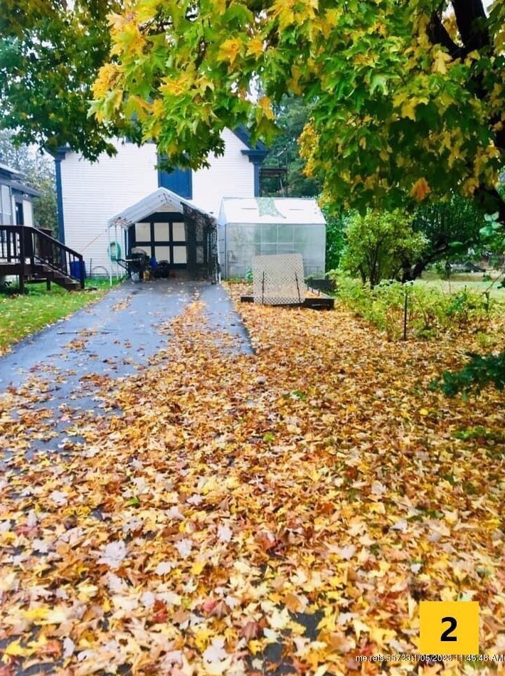 47 Railroad St, Clinton ME  04927-3208 exterior