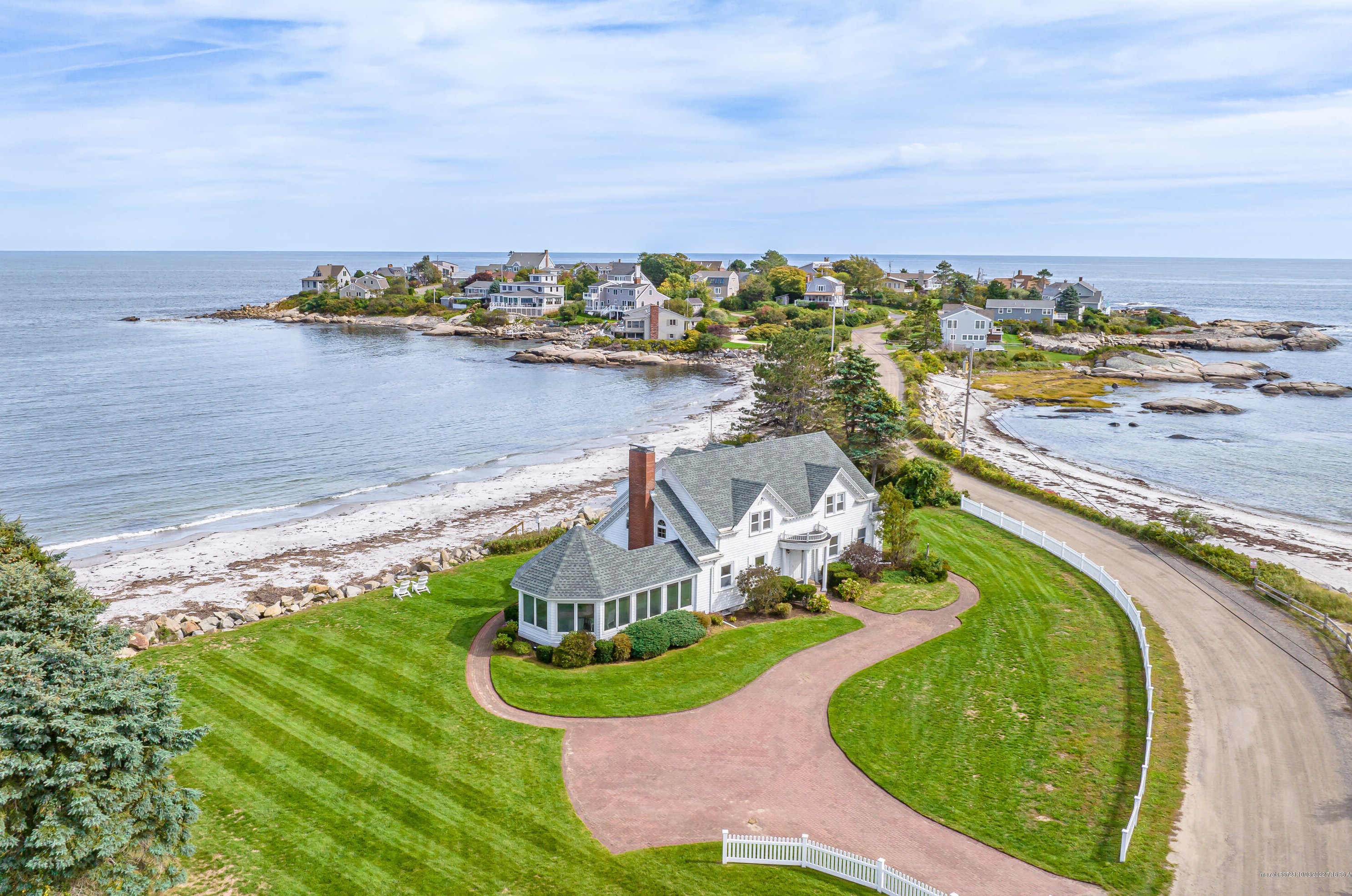 1 Sea Spray Dr, Biddeford, ME 04005