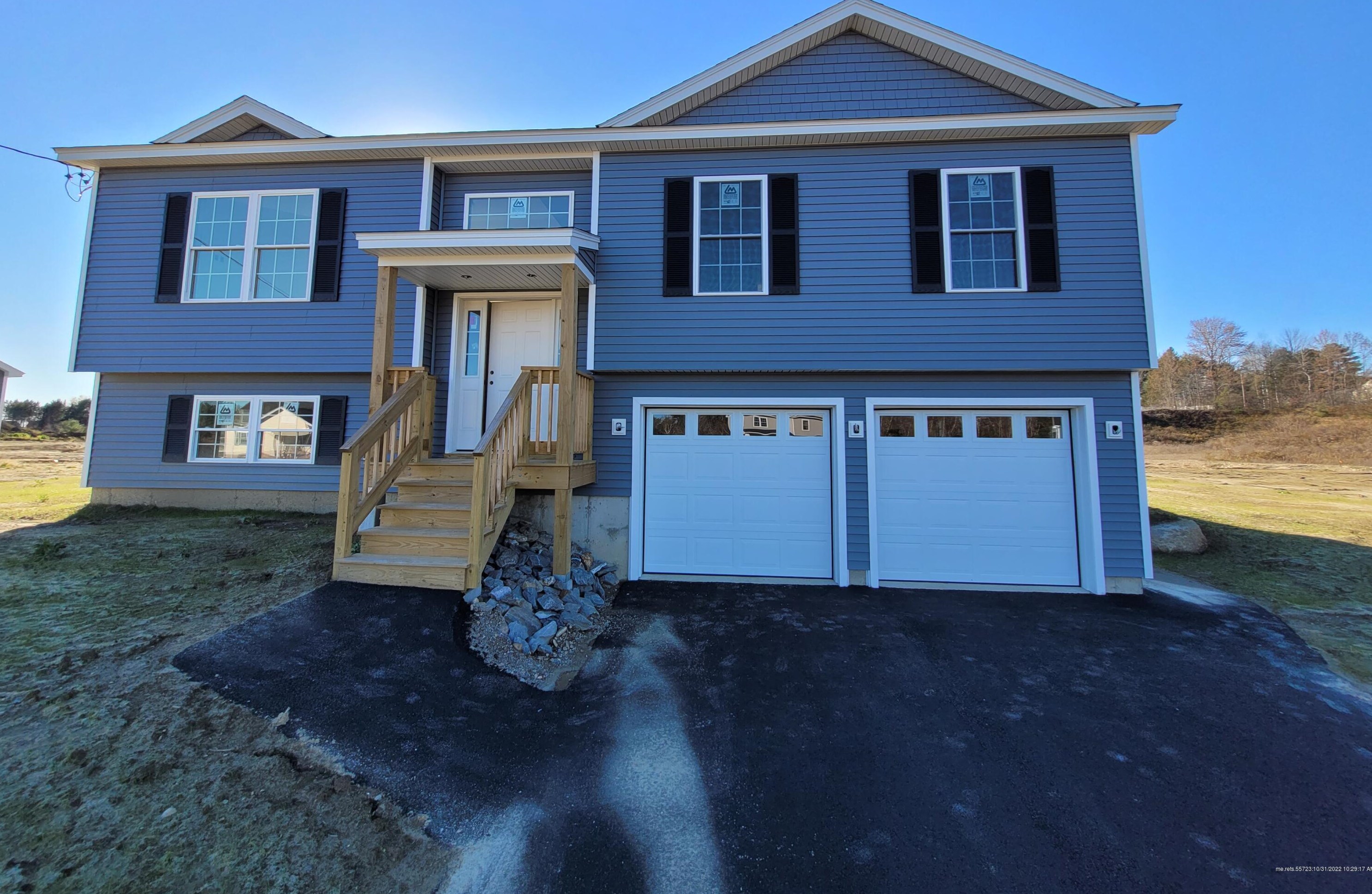 9 Bayberry Ln, Hermon, ME 04401 exterior