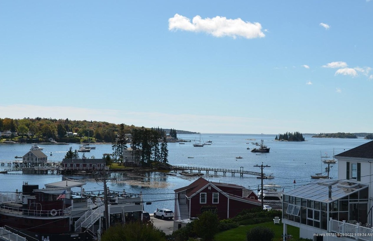 65 Commercial St, Boothbay Harbor, ME 04538