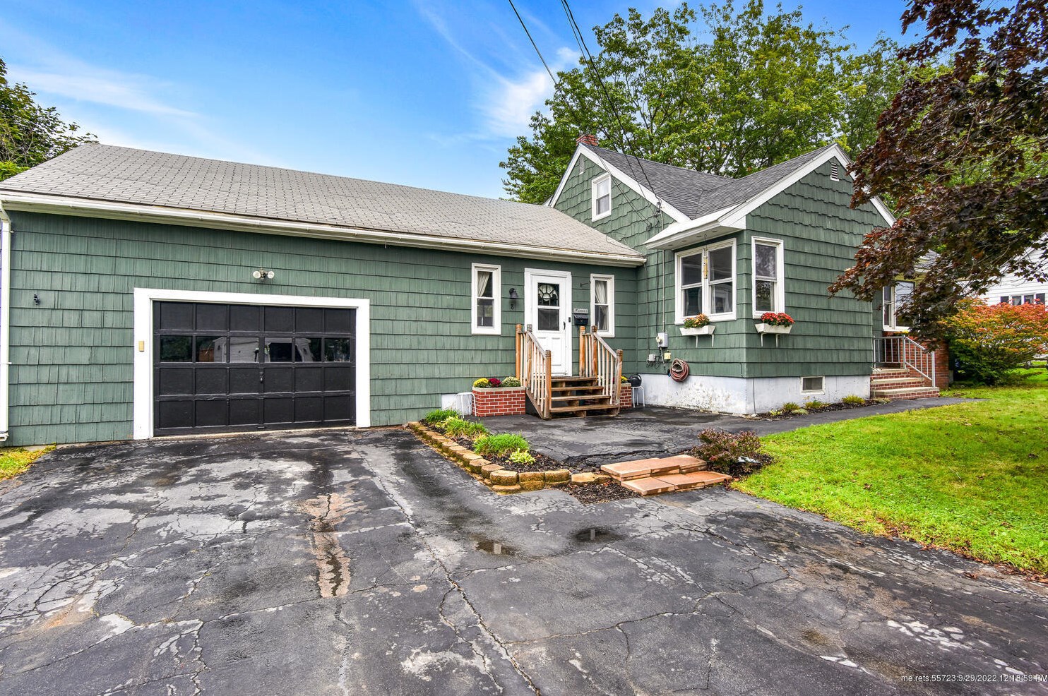 8 Lee St, Winslow, ME 04901 exterior