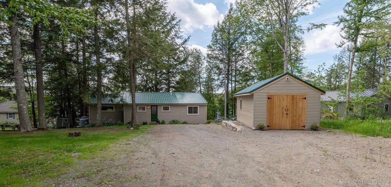 84 Hoover Ln, Lincoln, ME 04457-4643