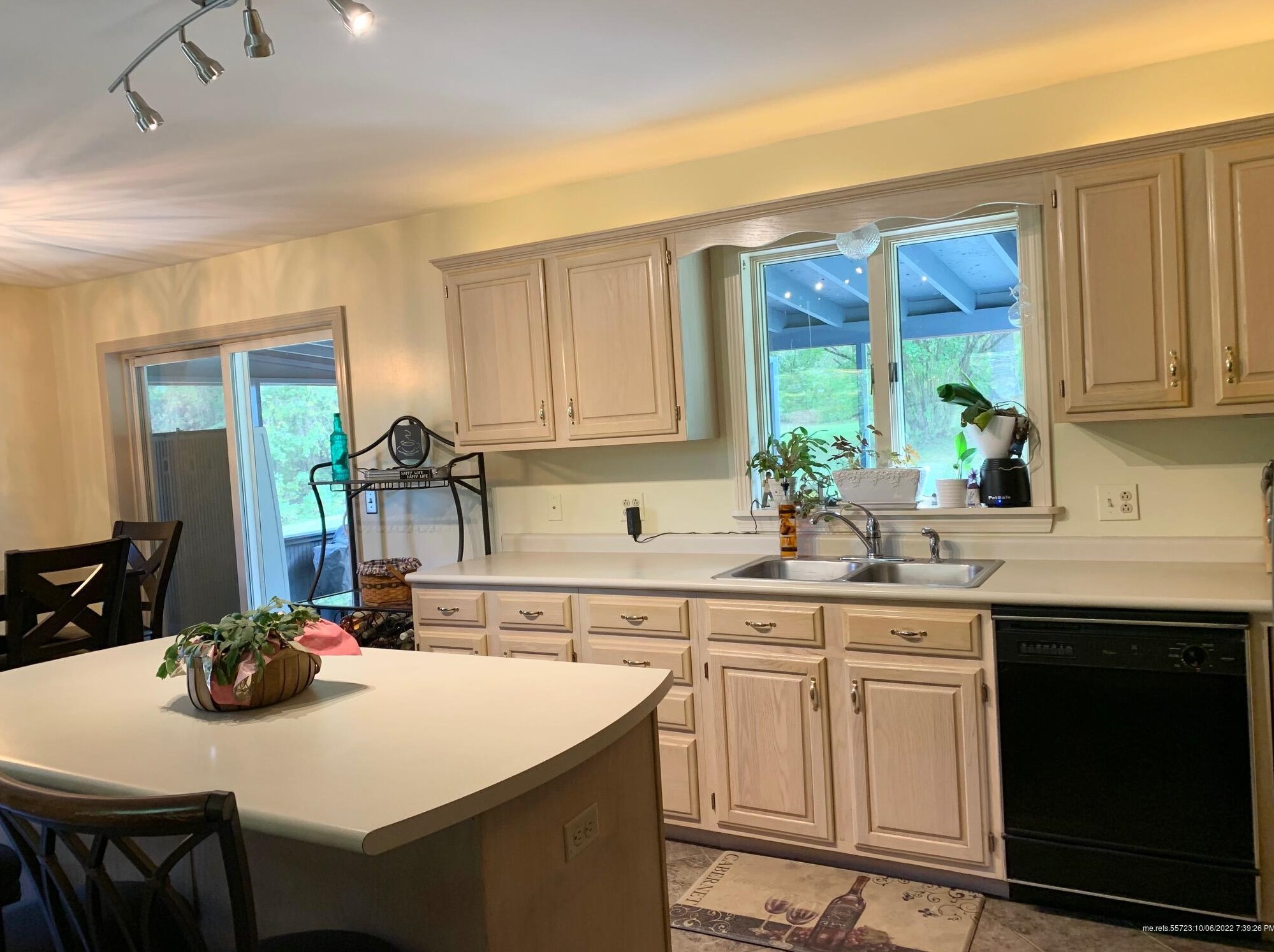 22 Mayflower Heights Dr, Rome, ME 04963