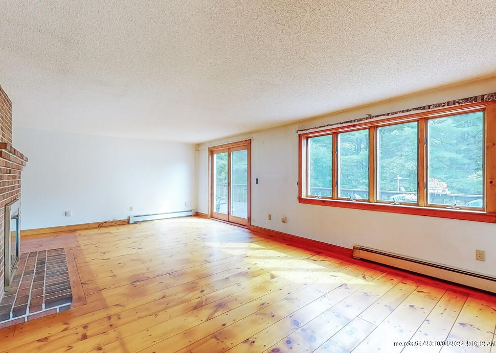 4 Scribner Dr, Freeport, ME 04032