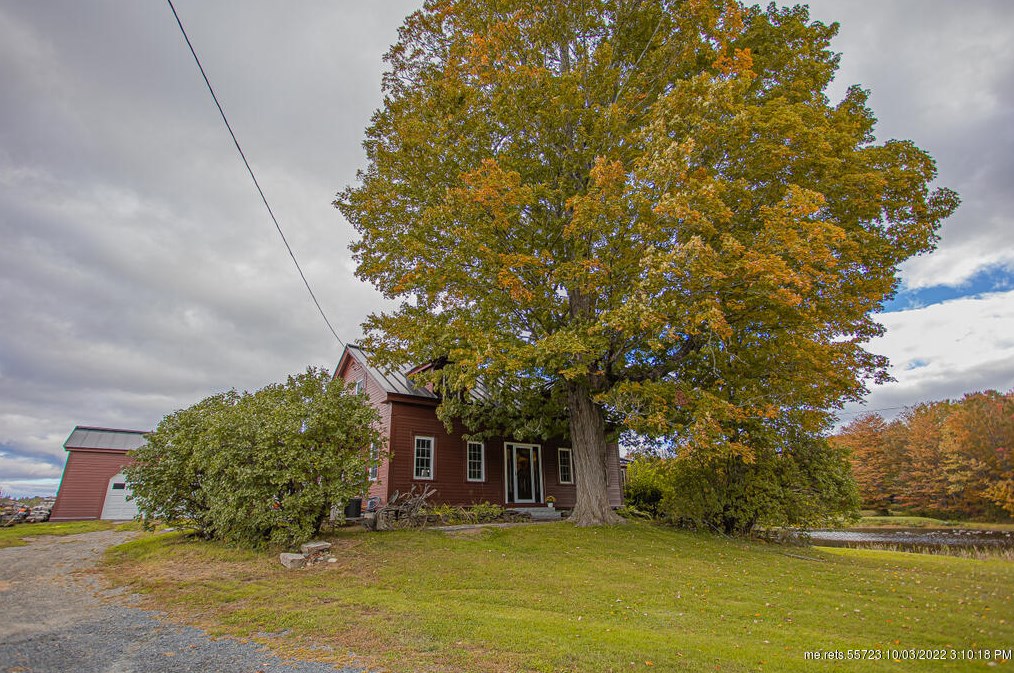 274 Brighton Rd, Solon, ME 04979